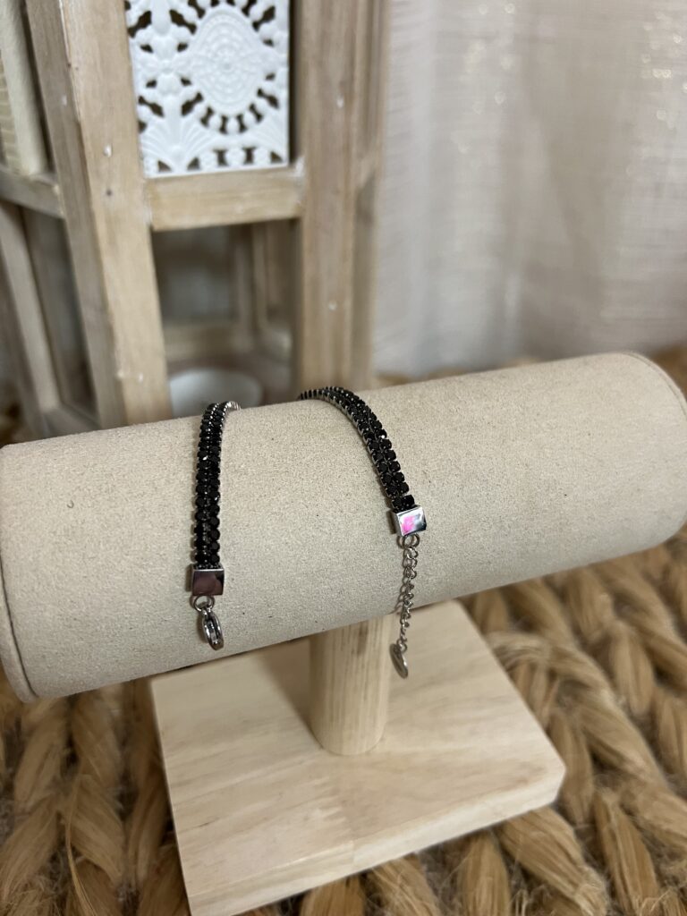 02569A15-0CBB-4423-8A1B-53B22BF4A28C