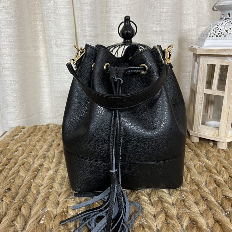 03334B98-7169-411D-A33F-822821E39DED