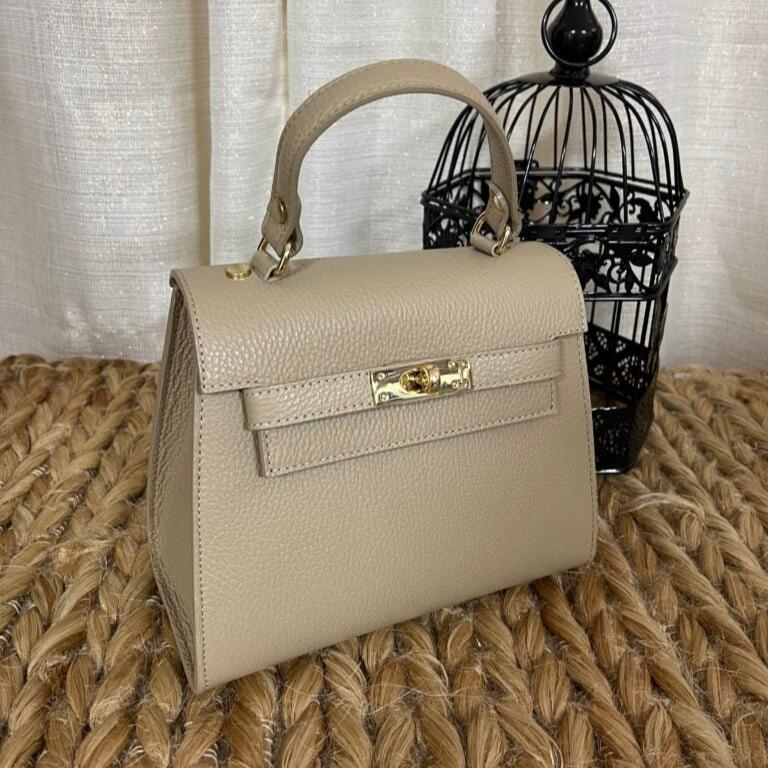 07787BE0-4093-47C0-AB14-8A396E2643A7