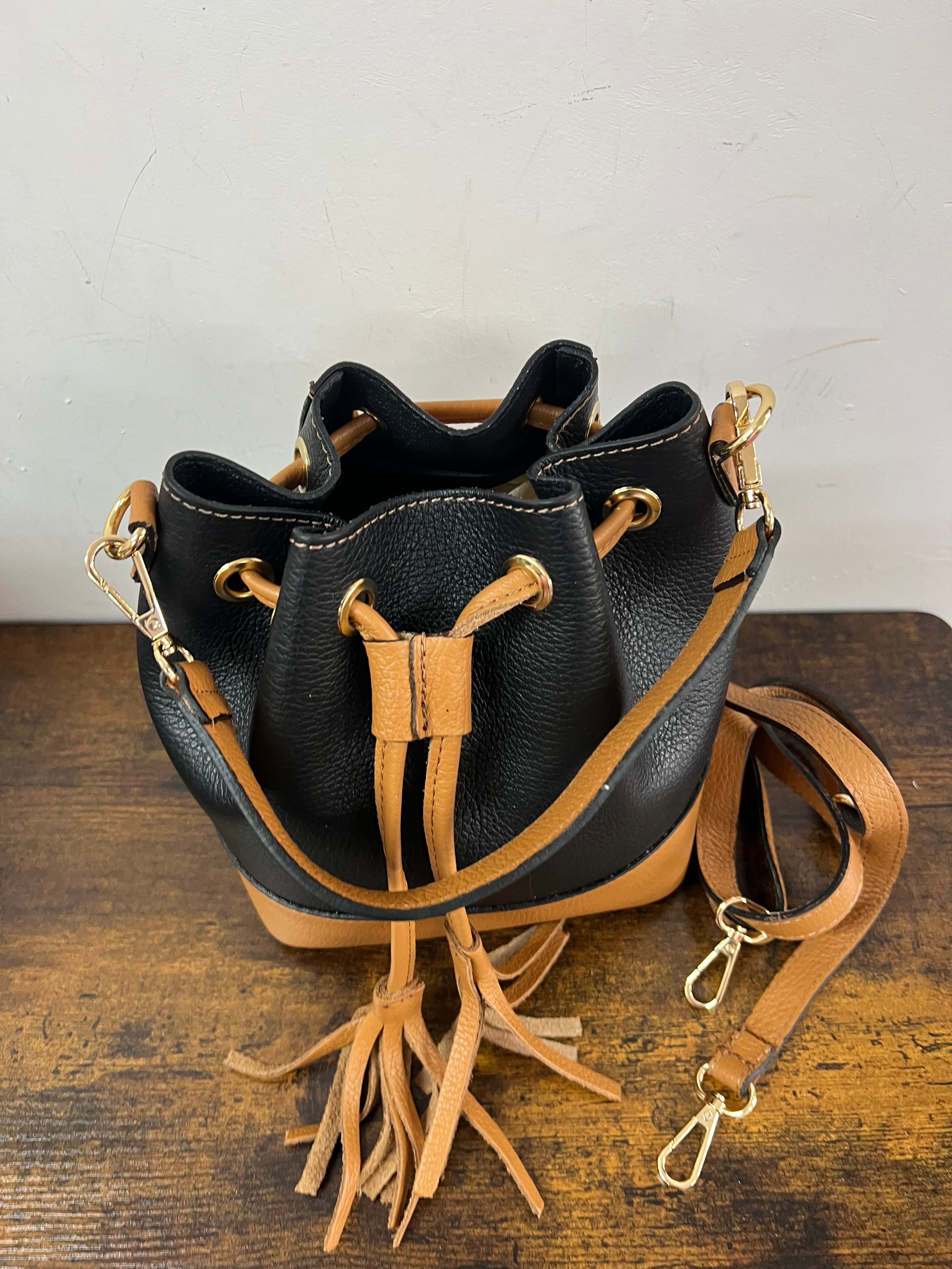 Sacchetto frange mini bicolor nero e cuoio