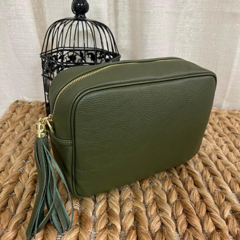 0C269661-2F62-4C7F-A305-434FC0969FDA