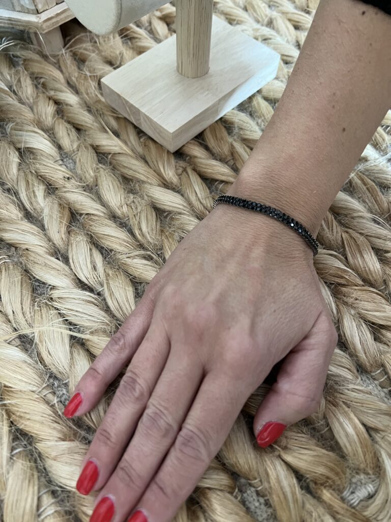 16D74F32-3BE1-4F18-8266-FAA1C9D0FC3F