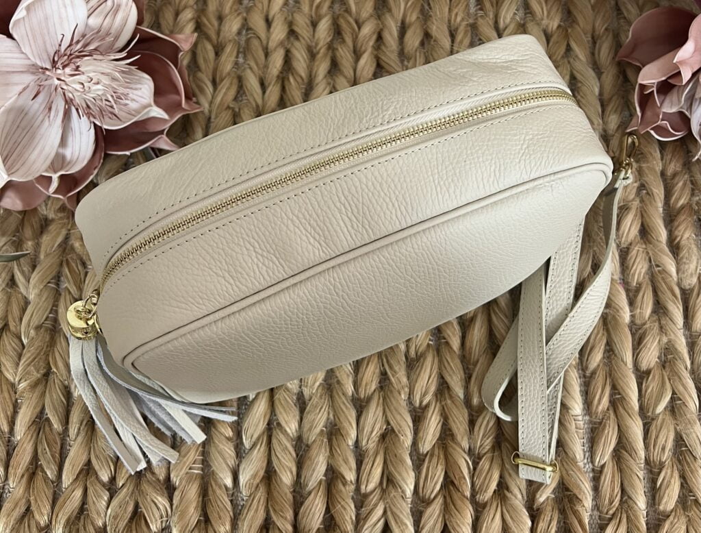 1FDB8878-3CF5-4DA8-BE68-8B493B3003EC