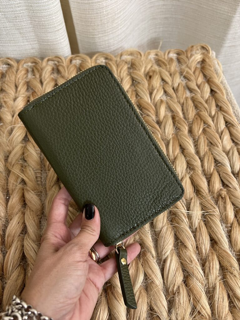 2D5895FC-12F6-4BC8-B62B-C0FF2BB9C0DC