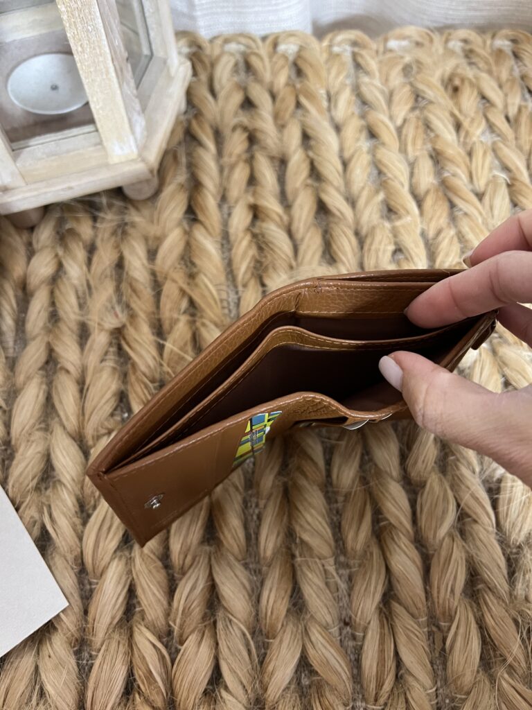 3368E7EC-BBC8-4ED1-9FF4-48868D531C99