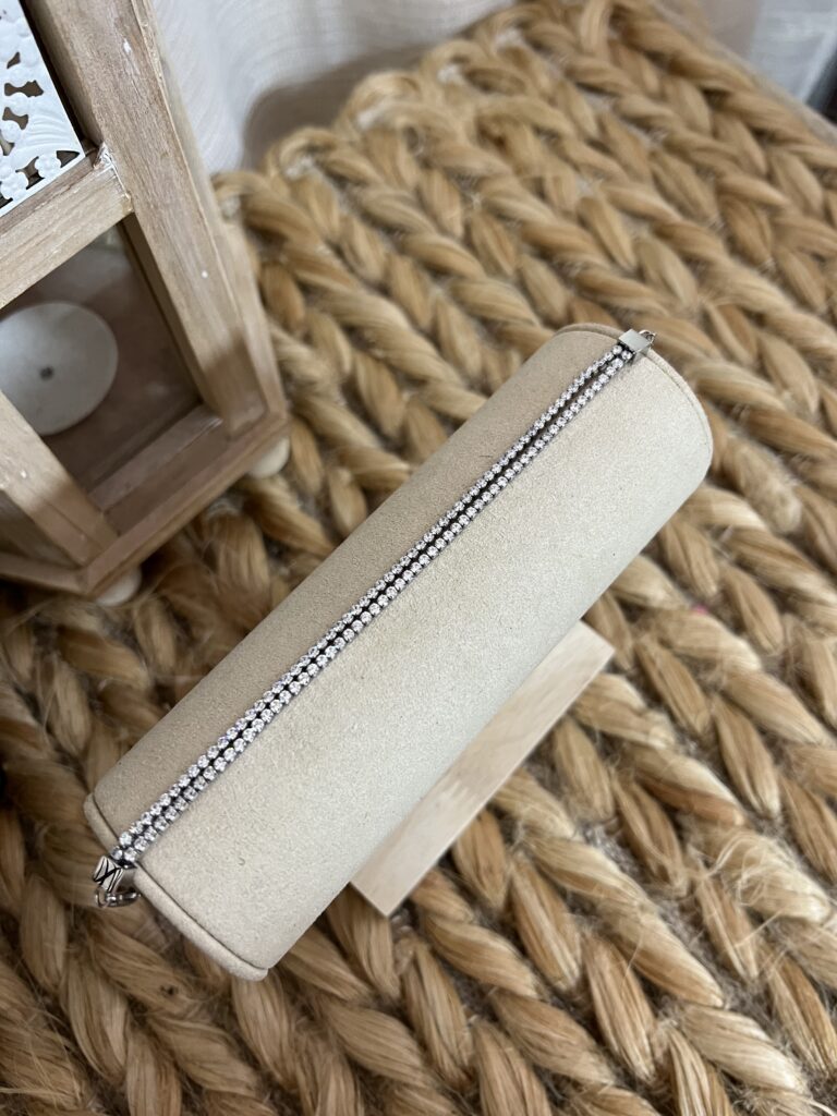 365A442F-F109-49B7-A38B-9224DE4E6D8E