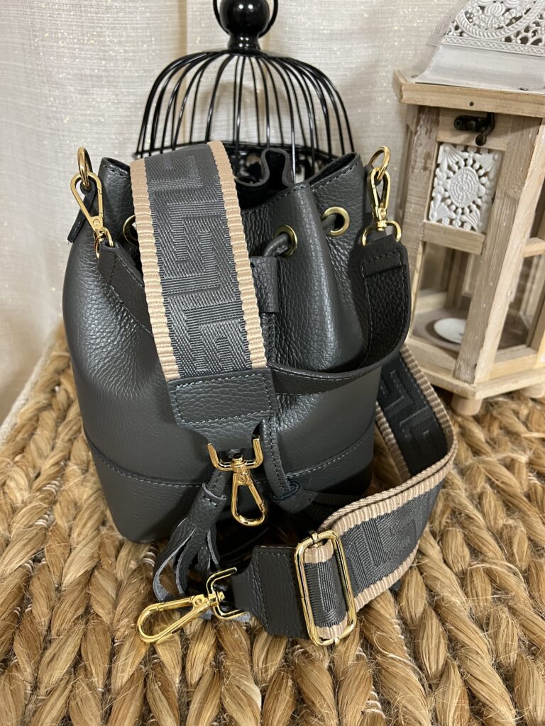 3CA854D3-0770-4685-A349-13C6314AEECC