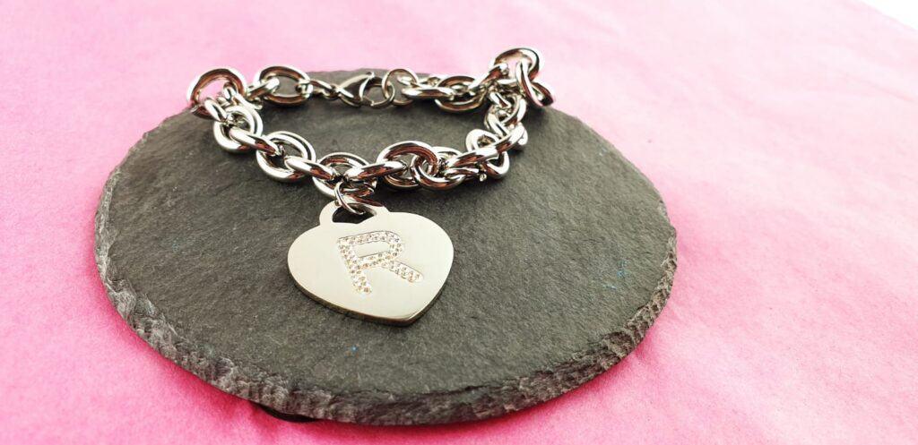 3FE140FE-4F5D-4C5D-ABF3-DE56FE35360C