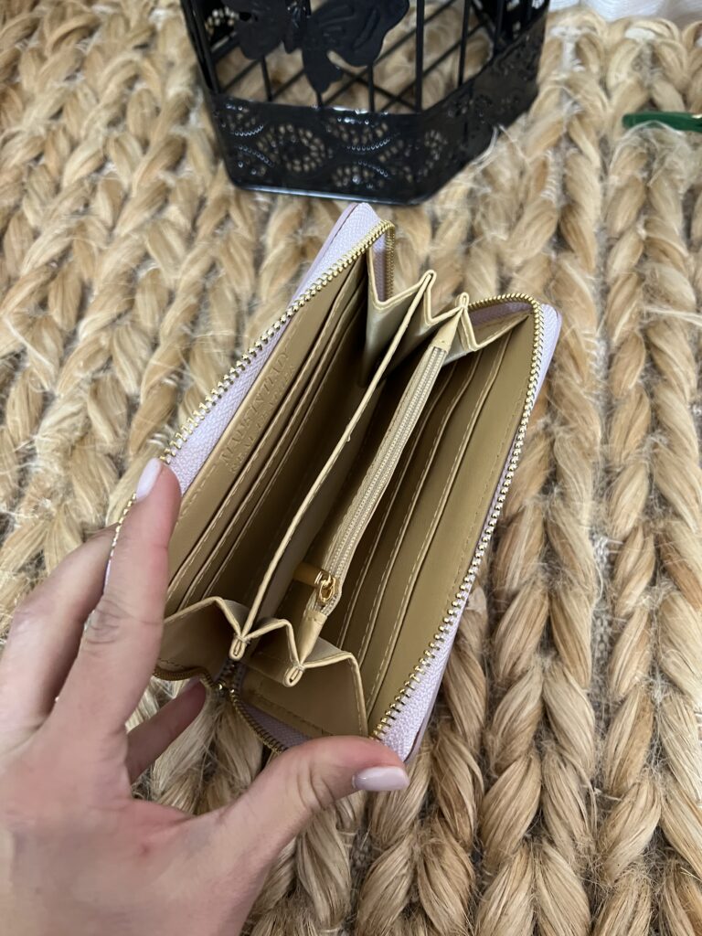 4ECA94E6-5182-40DF-8917-1151056C498E