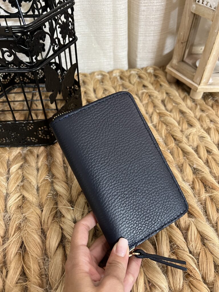 7909BFD2-9B79-433E-B65F-FF5C20129657