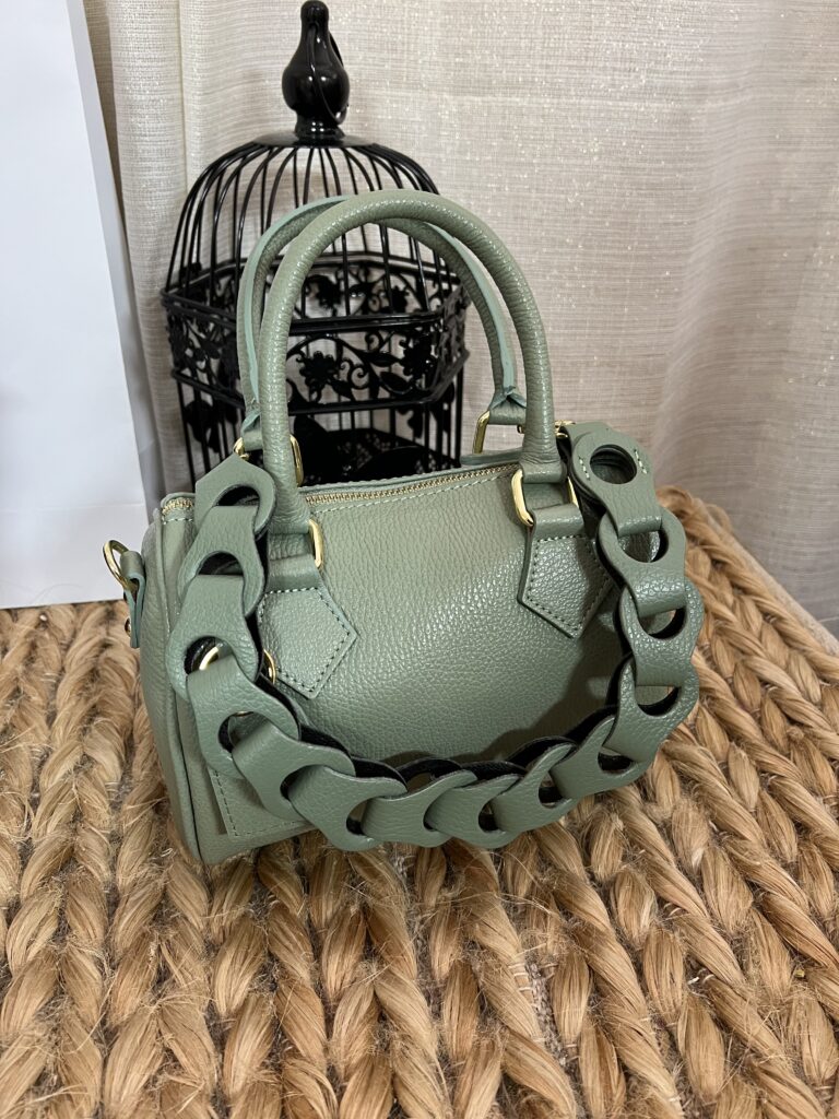 7B8547F2-5DC6-47AE-BF54-D22CA115D6F3