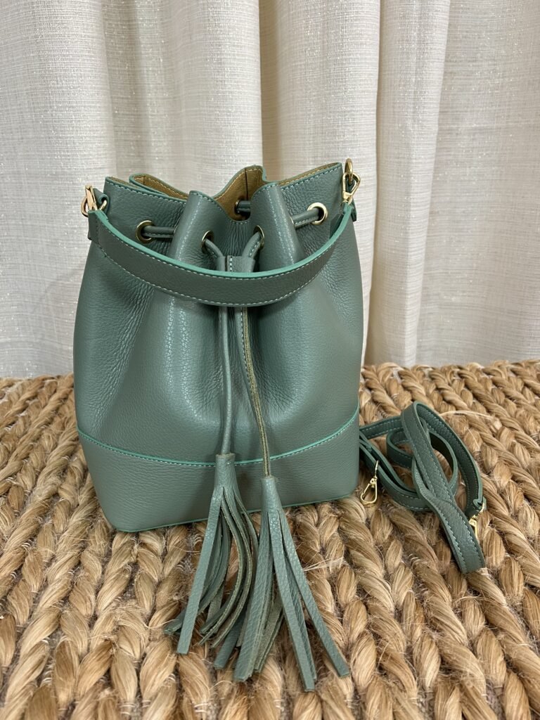 7F02F1B7-BFC9-4194-A981-78028F71505F