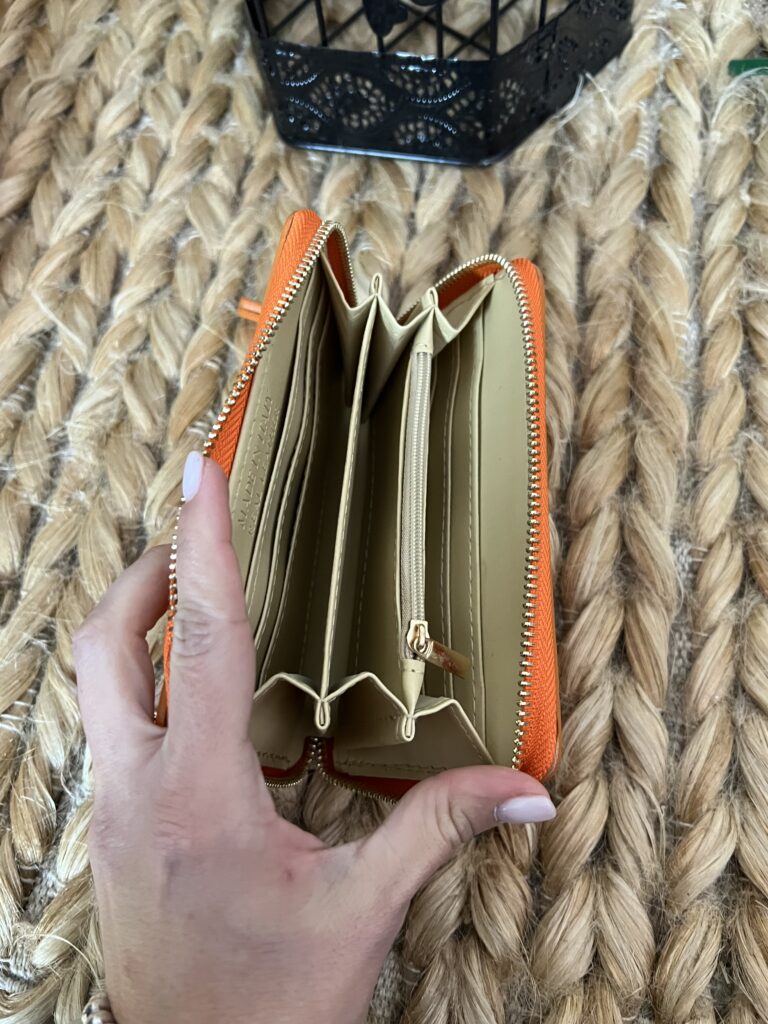 86777540-38BB-4523-AD23-0C83CEF06758