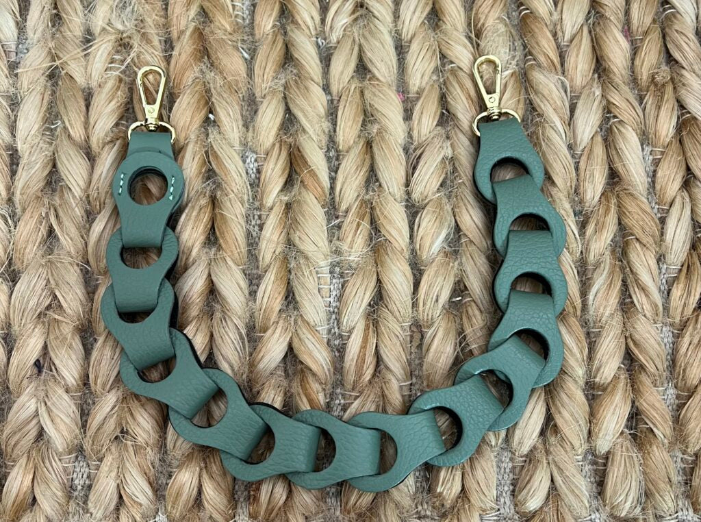 87F4B699-84DF-4914-B2E3-8E9E21699C96