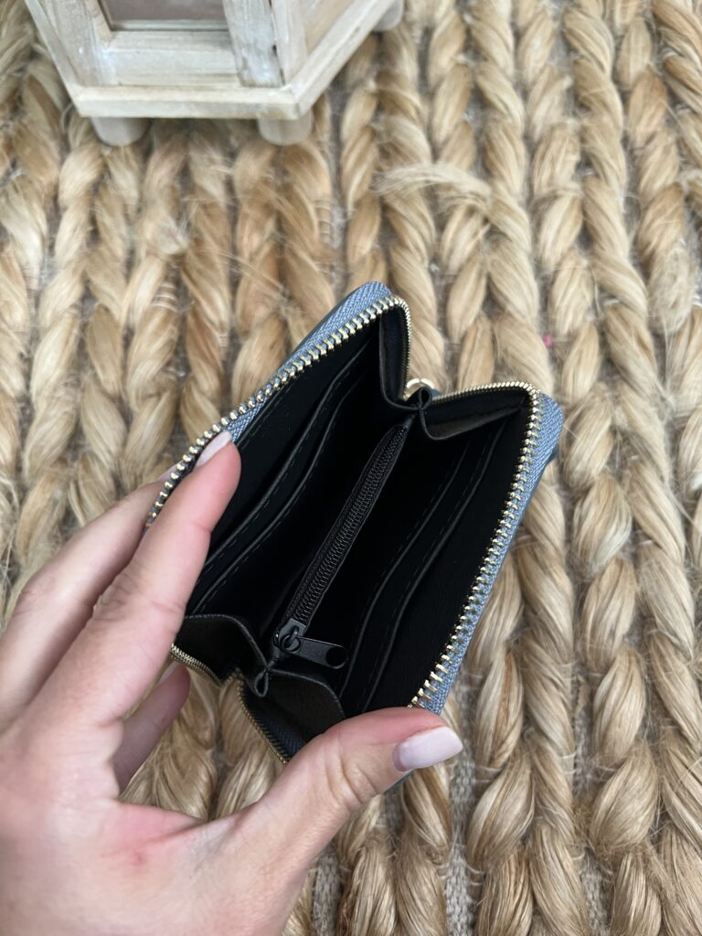 9735B82C-B791-479C-A4C3-9B961C197225