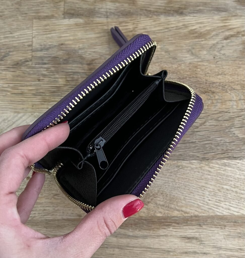 992AAAE5-94BA-421D-9670-E951661386BE