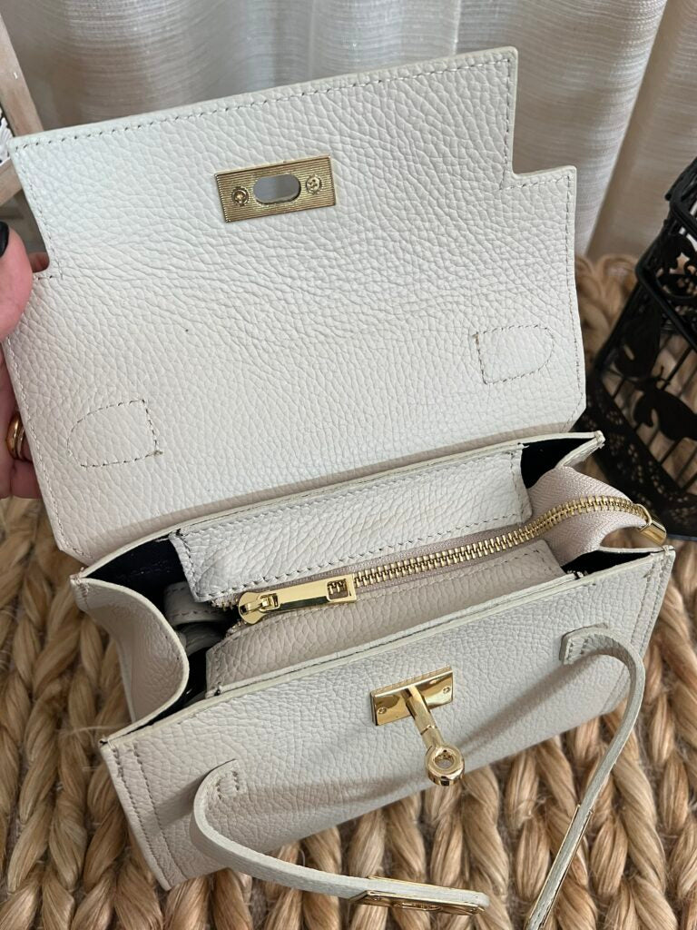 A7A5F9A1-F640-4CD9-A459-A1B12CD45B42