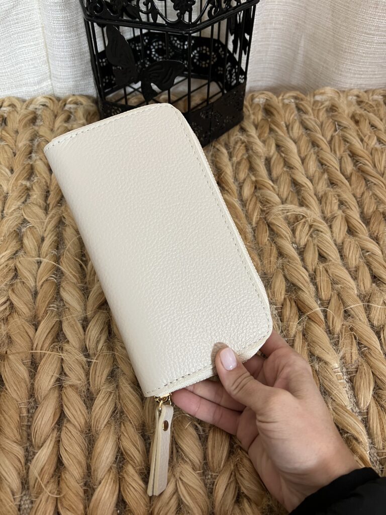 CEE61095-431A-4687-989B-0560376BE491