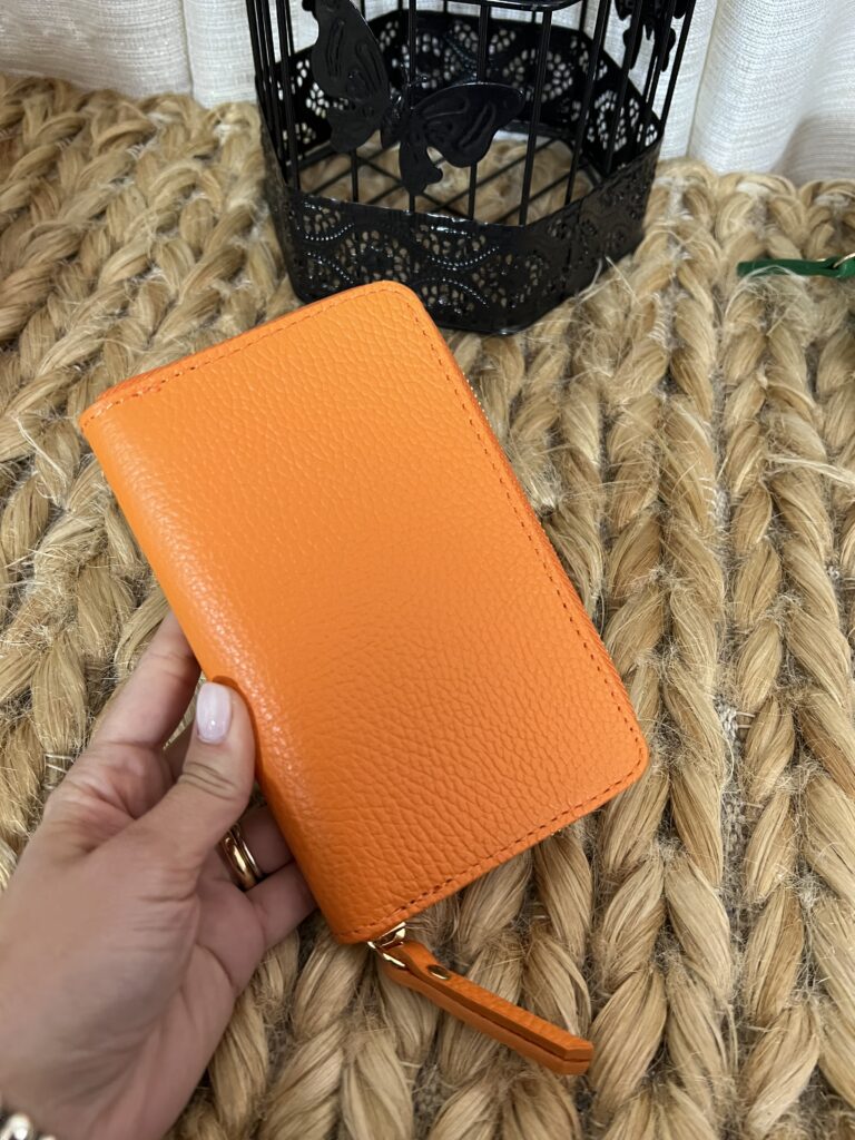 E2303800-CEAE-4340-8236-0FC3356409CD