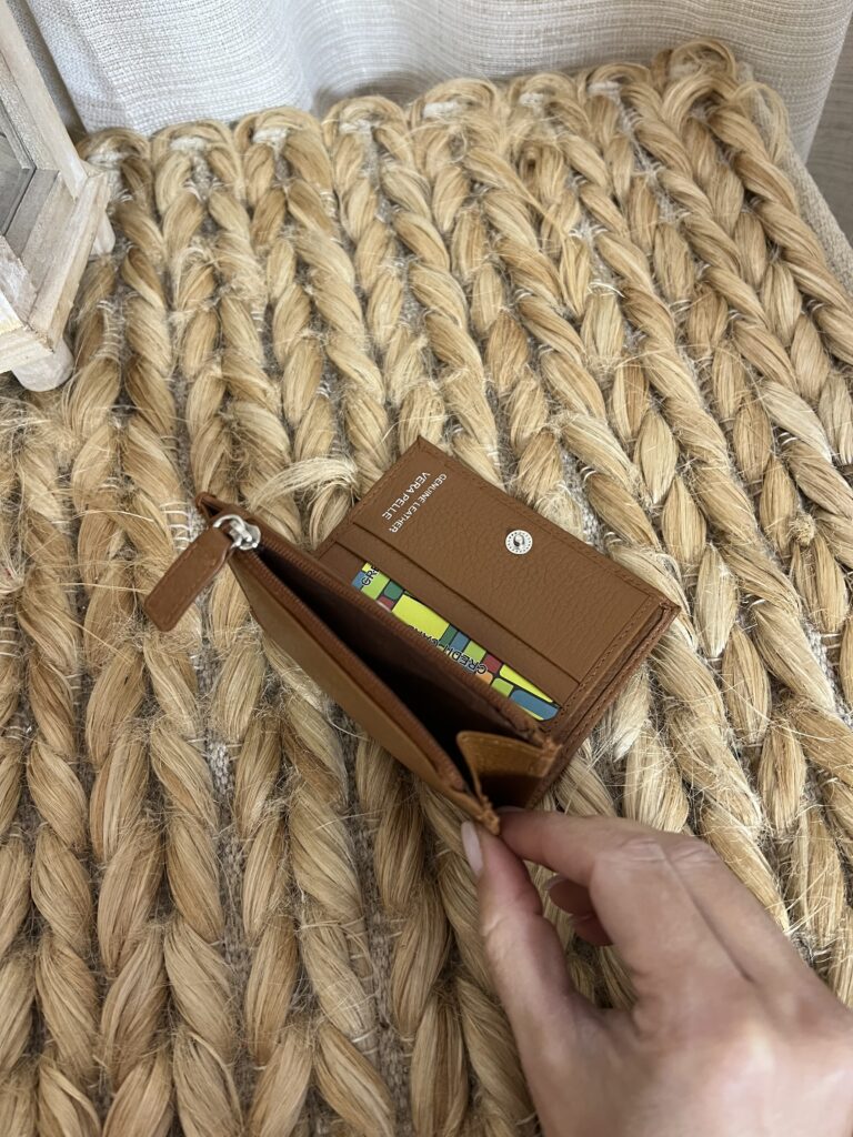 E2D32EFD-30F4-4F2E-A2F5-9EACE304ACEC