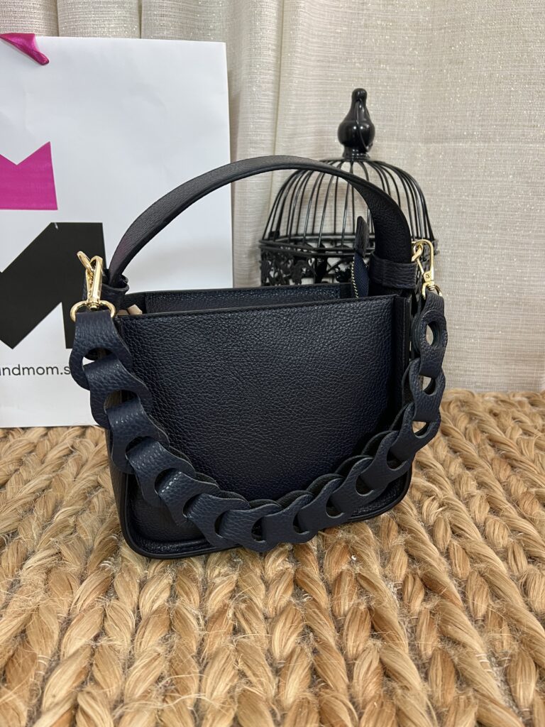 E47B1C2A-5BCE-4301-8012-F0404B92E3BC