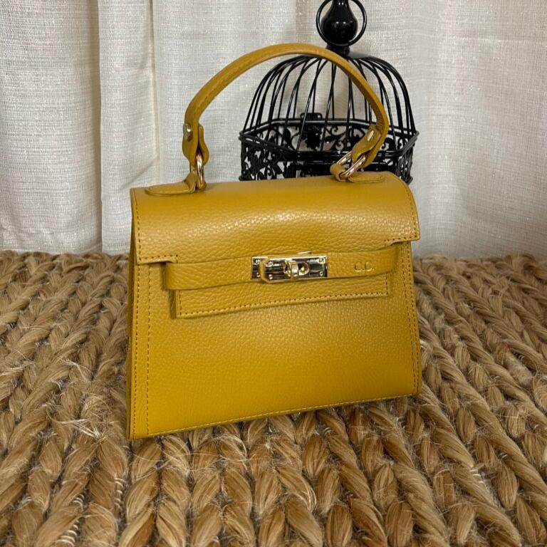 E5F35689-C8FD-4A01-B2AE-0528509A0A08