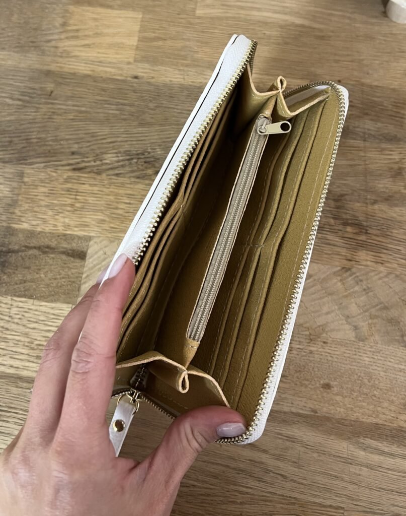 EA4B4DBE-83F7-491A-A46D-CEEC03396F71