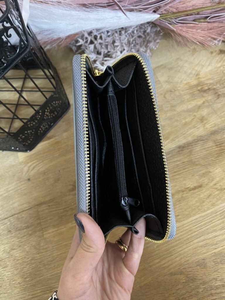 F2AE8672-C6F8-4DCD-BA3D-E9F8E9224556