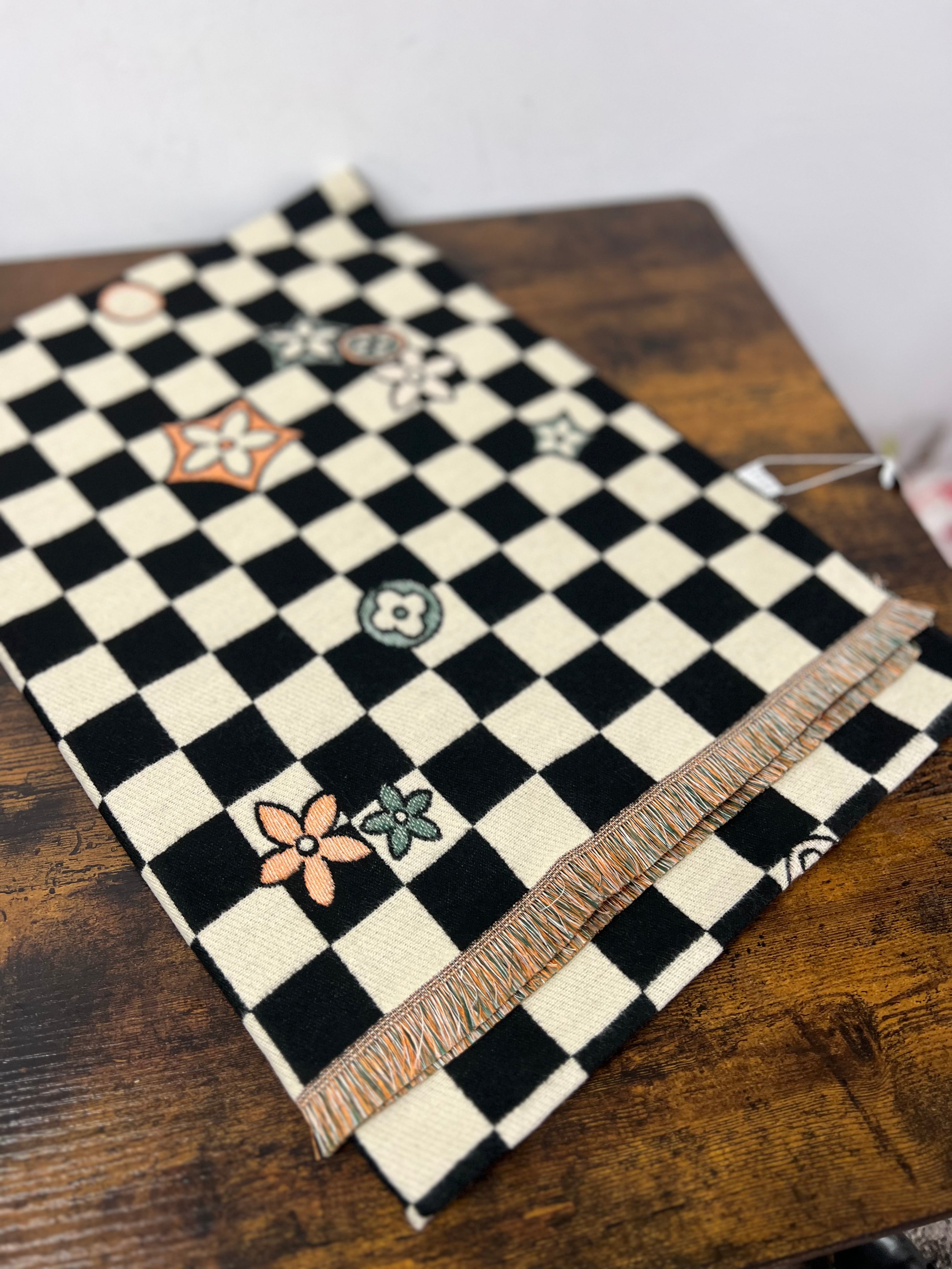 Sciarpona misto cachemire scacchi nero panna