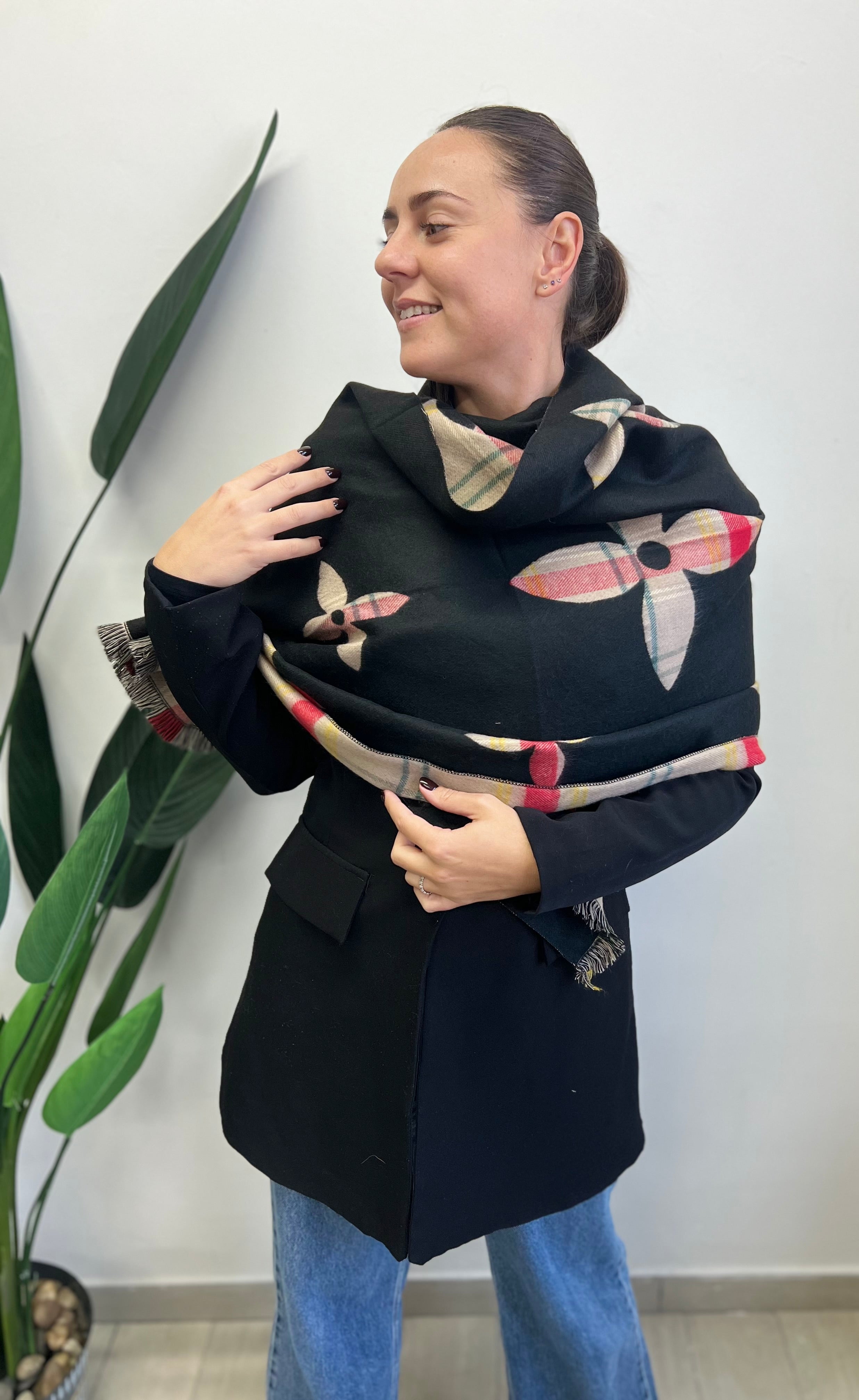 Sciarpona misto cachemire fiore nero