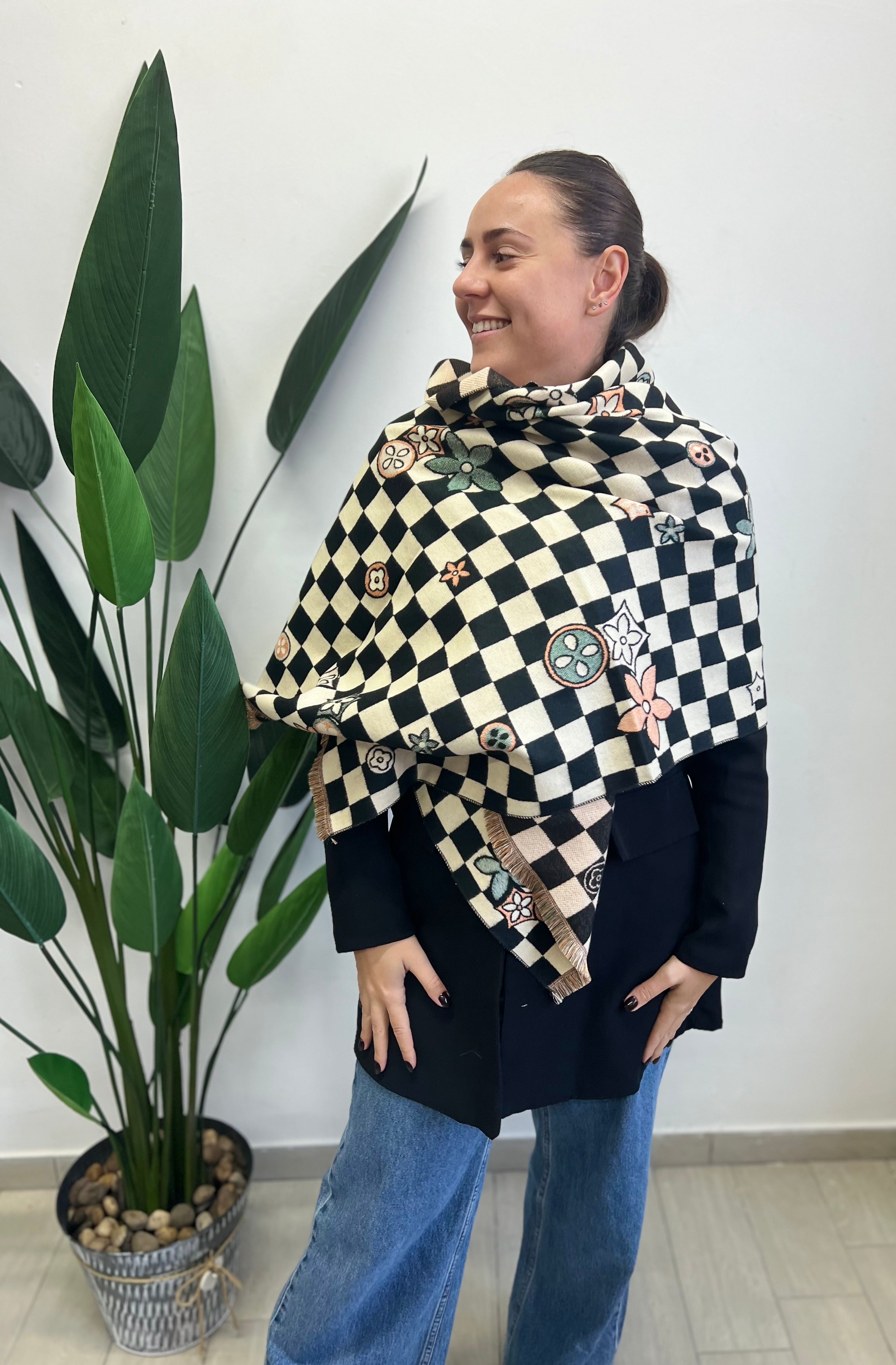 Sciarpona misto cachemire scacchi nero panna