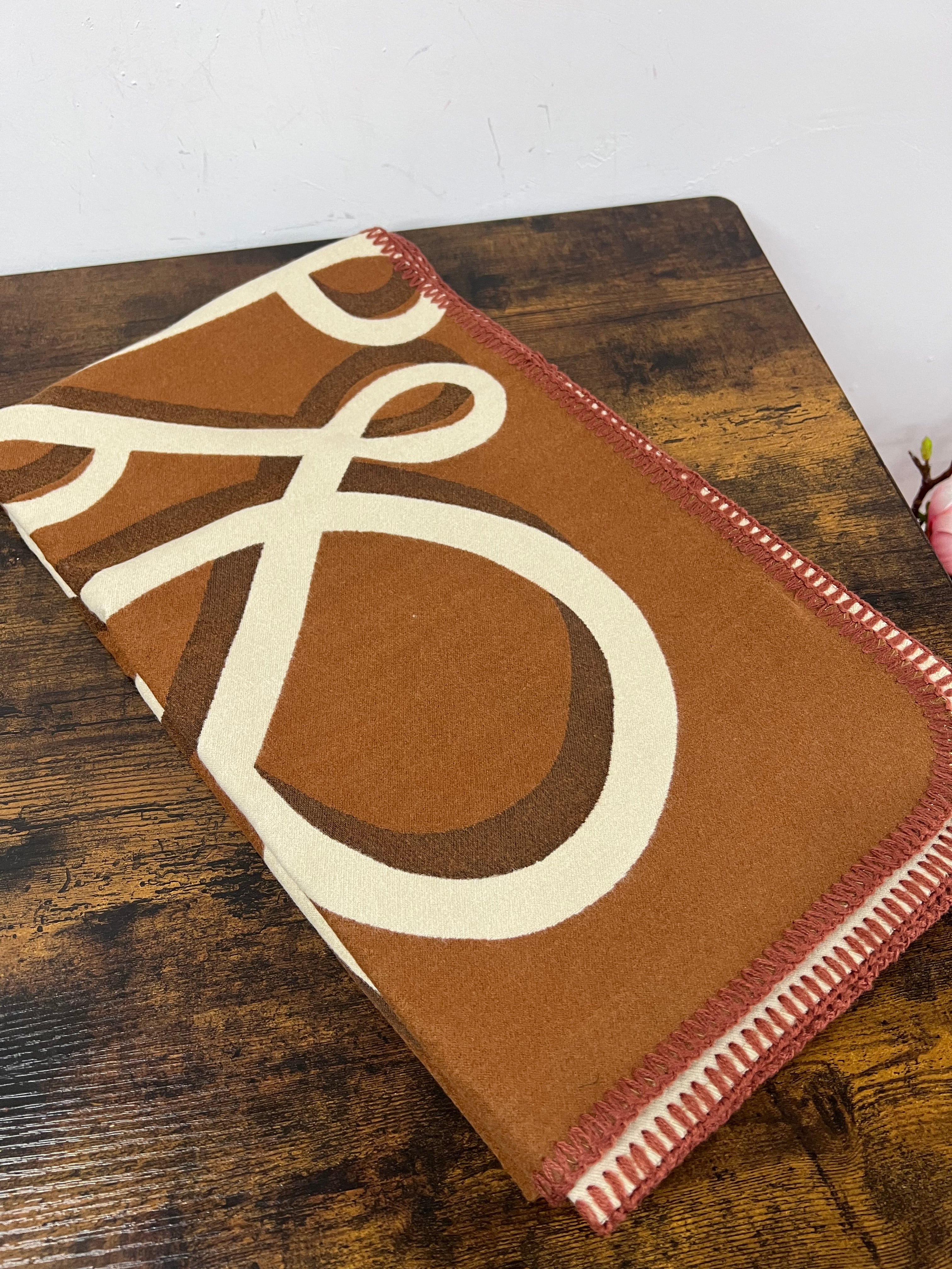 Sciarpona misto cachemire onde cuoio e panna