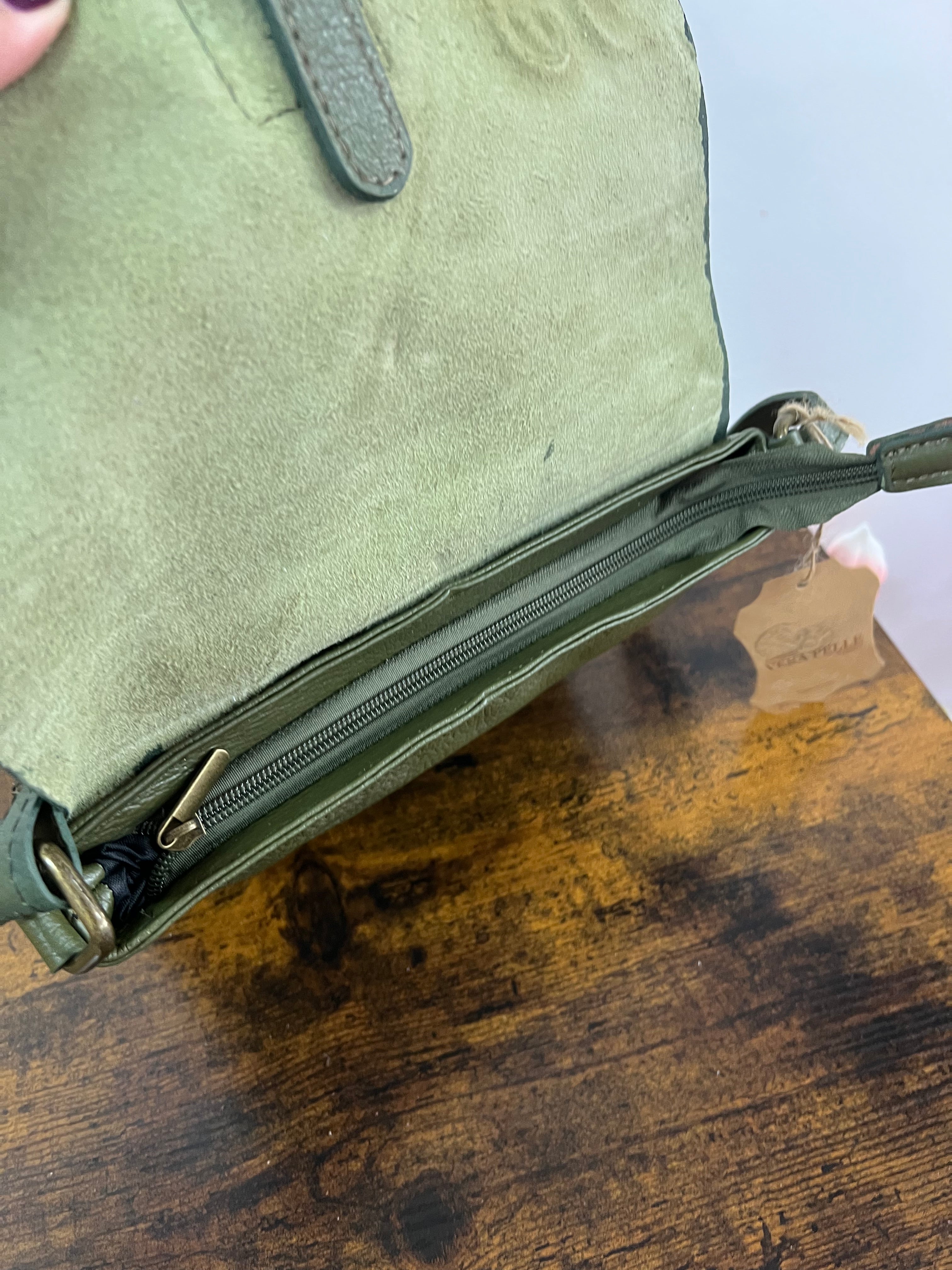 Lara z mini verde militare