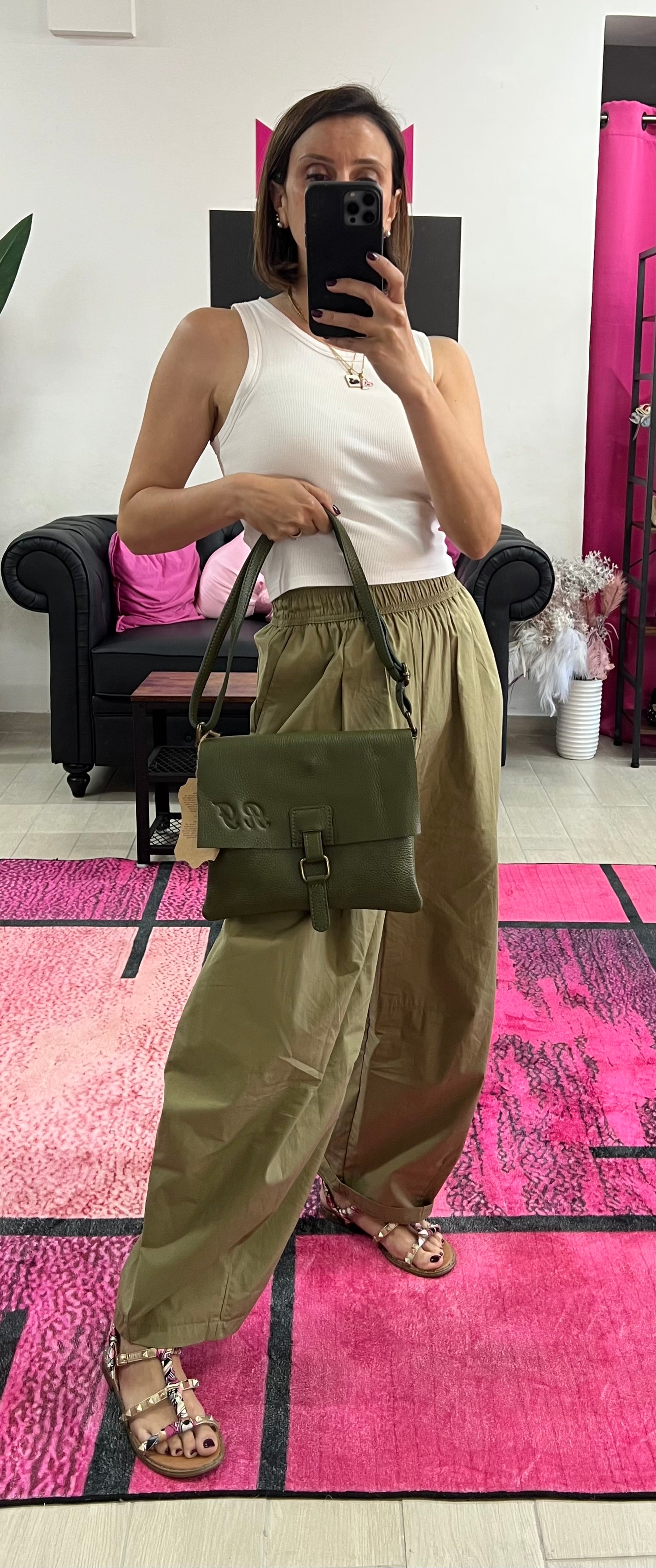 Lara z mini verde militare