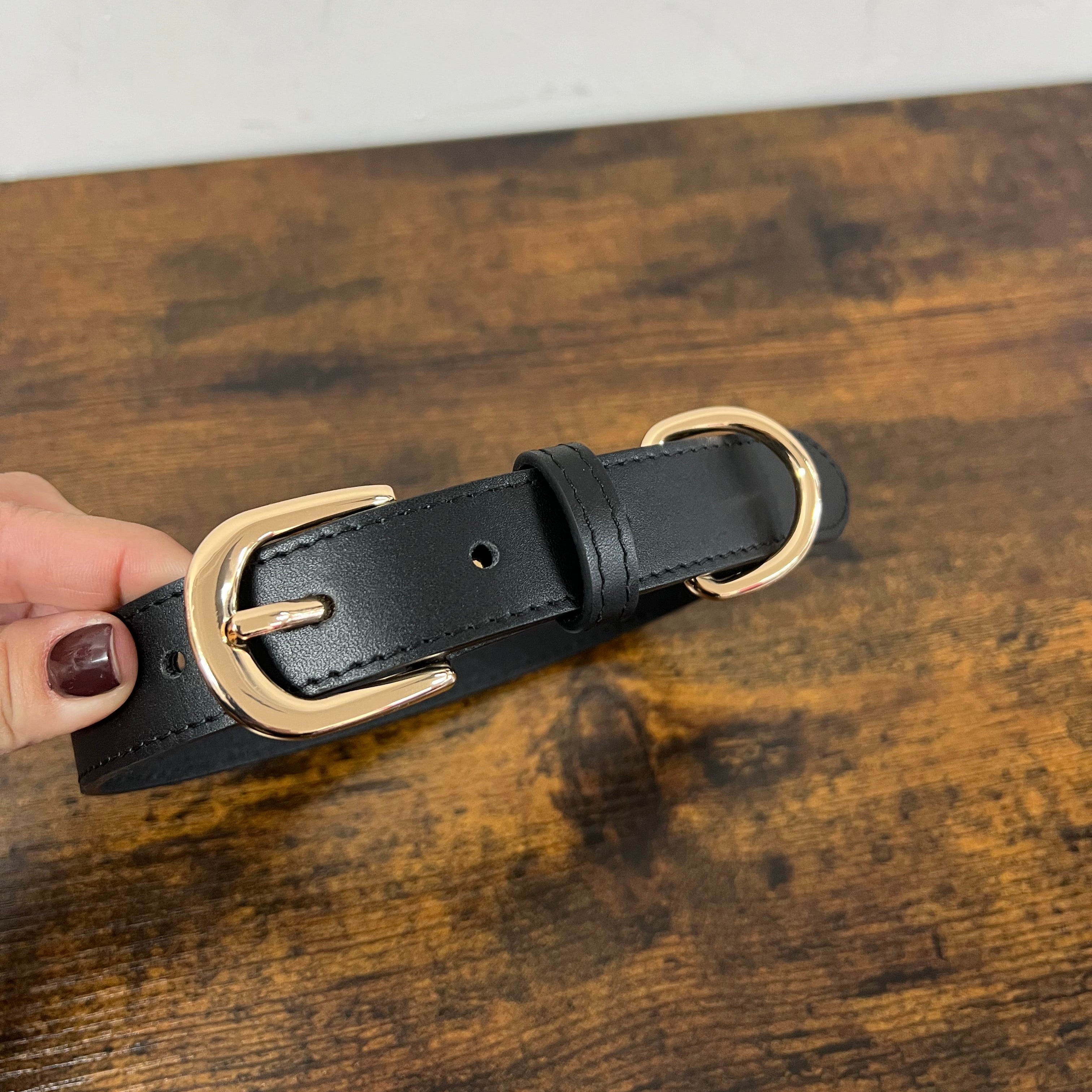 Collare in vera pelle nero