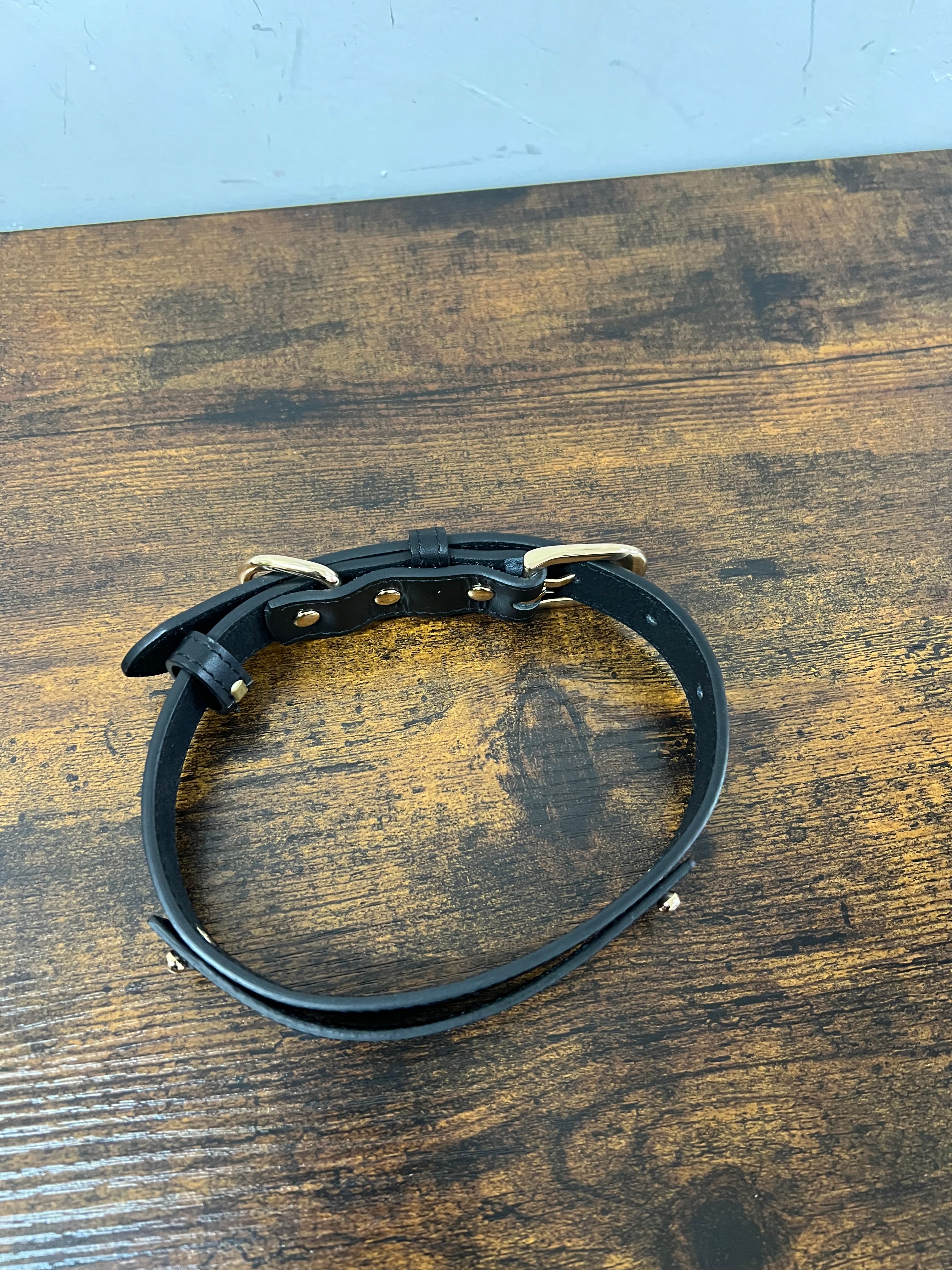 Collare in vera pelle nero