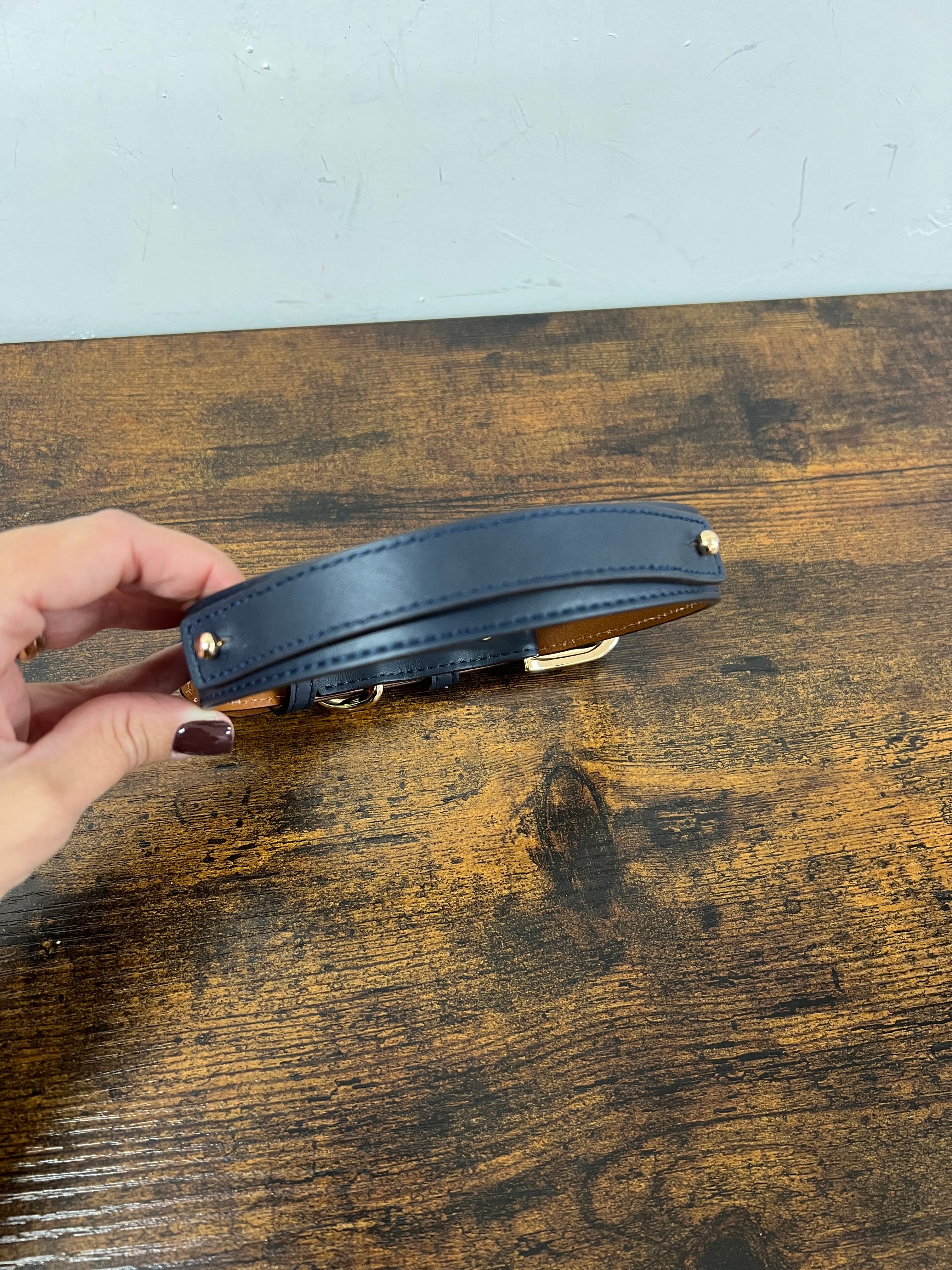 Collare in vera pelle blu navy