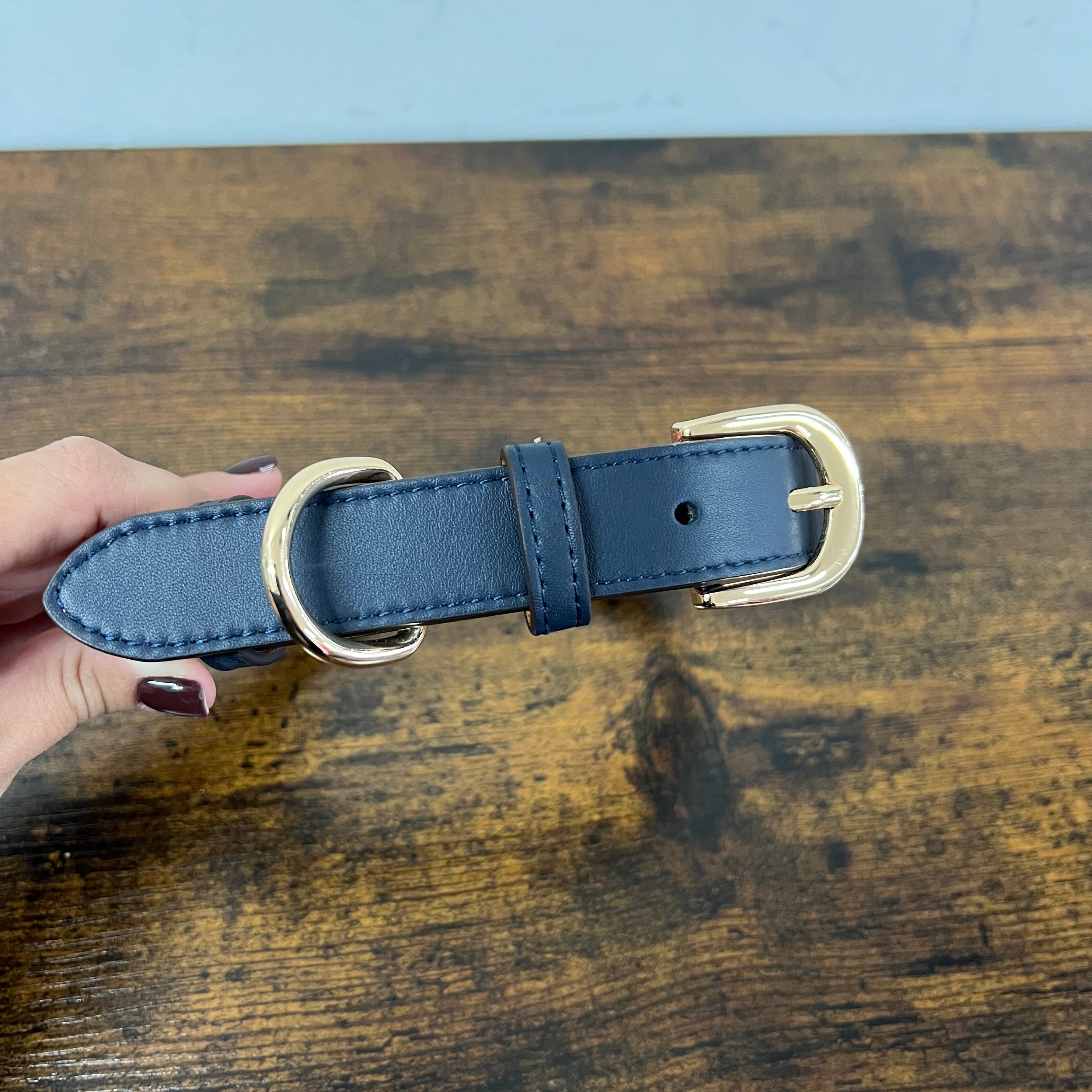 Collare in vera pelle blu navy