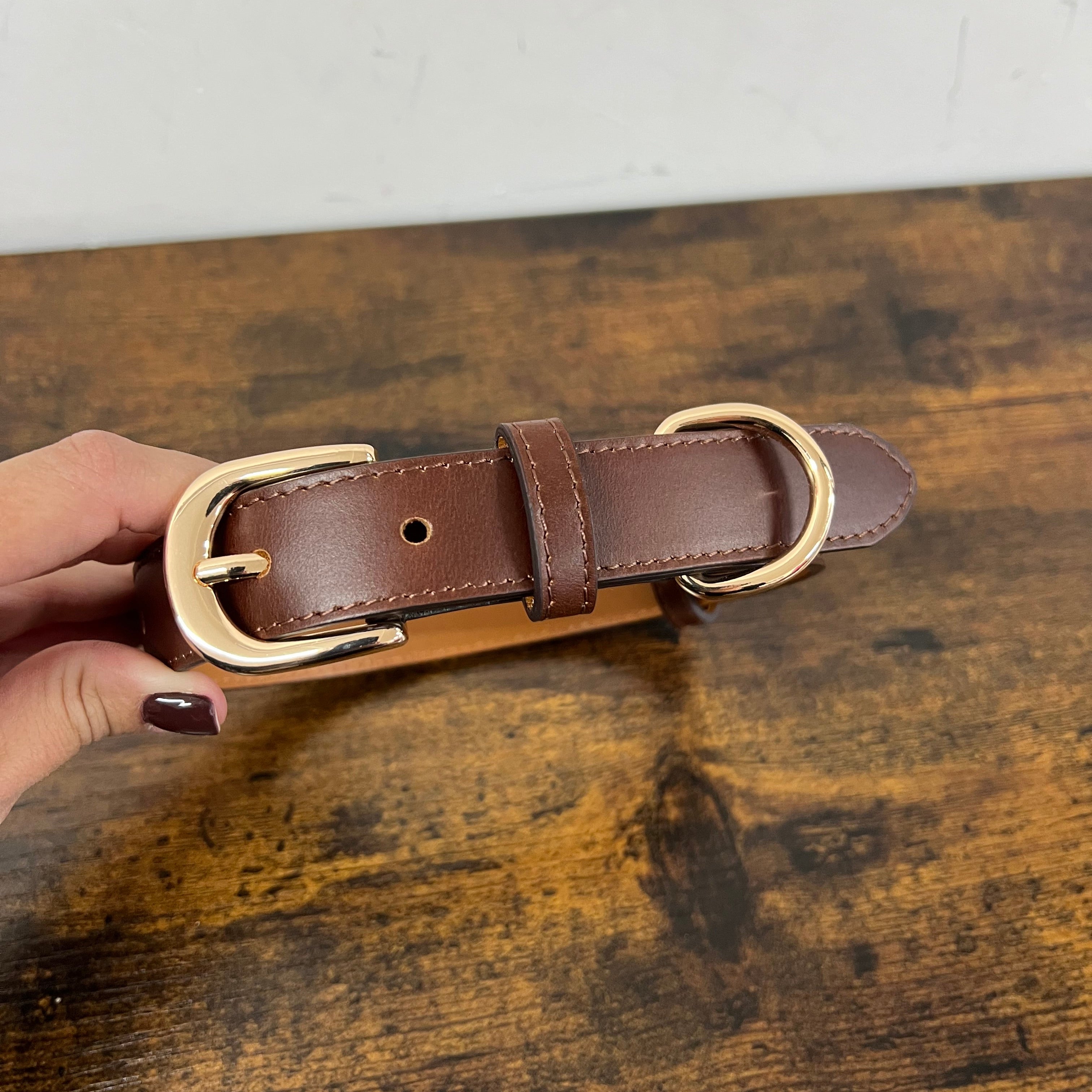 Collare in vera pelle marrone