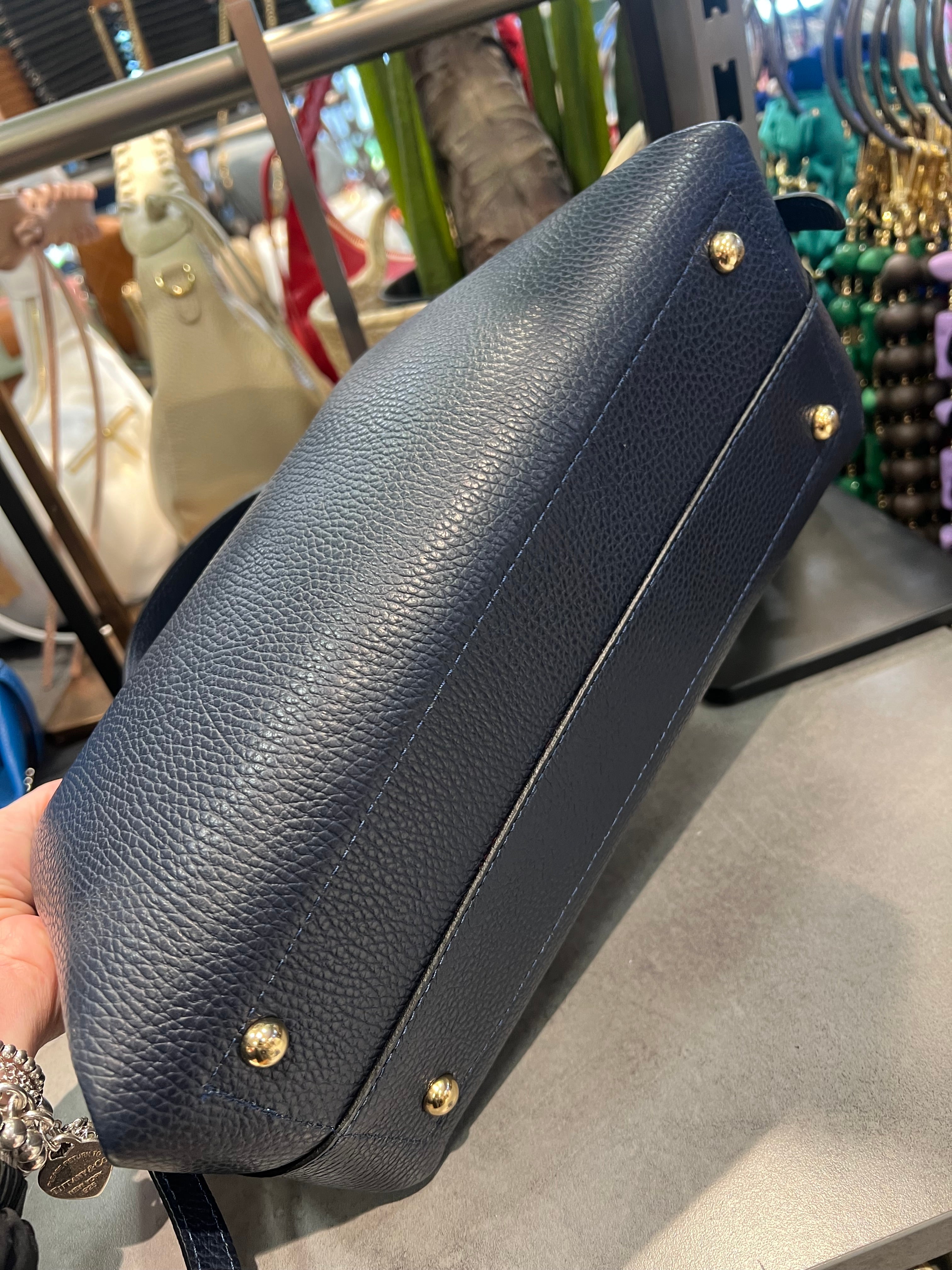 Arianna z media blu navy