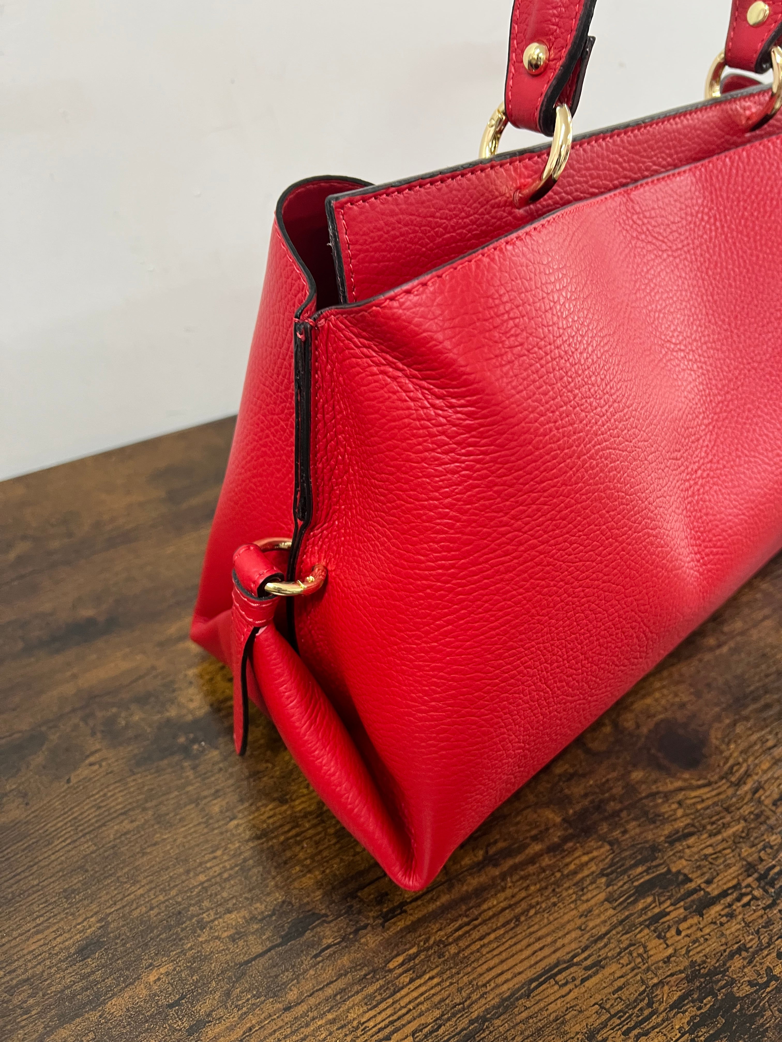 Arianna big red