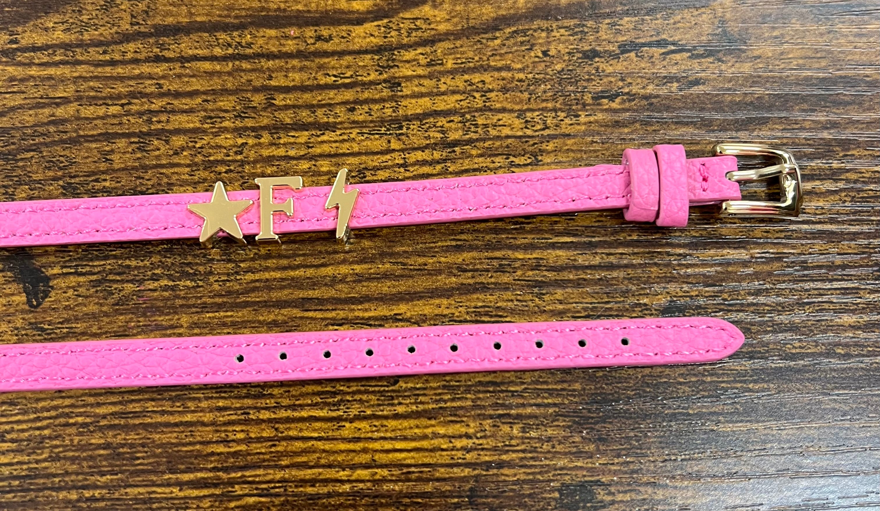 Bracciale in pelle con iniziali dorate cinturino rosa bubble