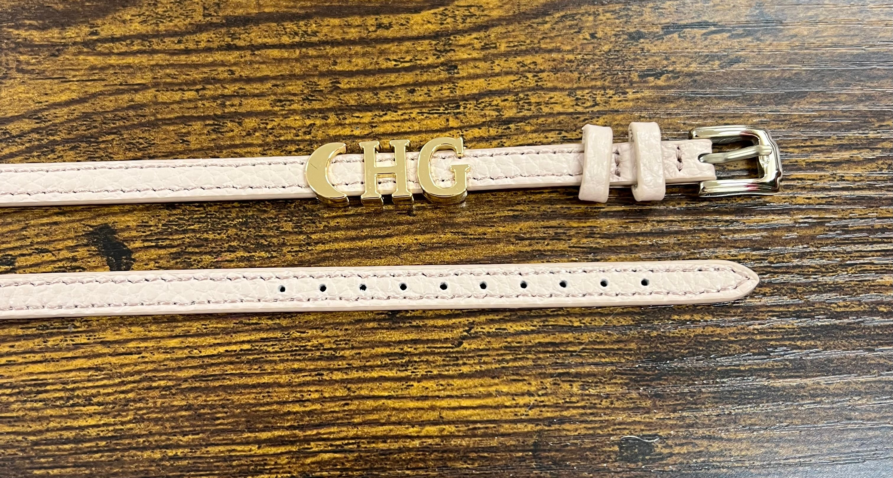 Bracciale in pelle con iniziali dorate cinturino nude