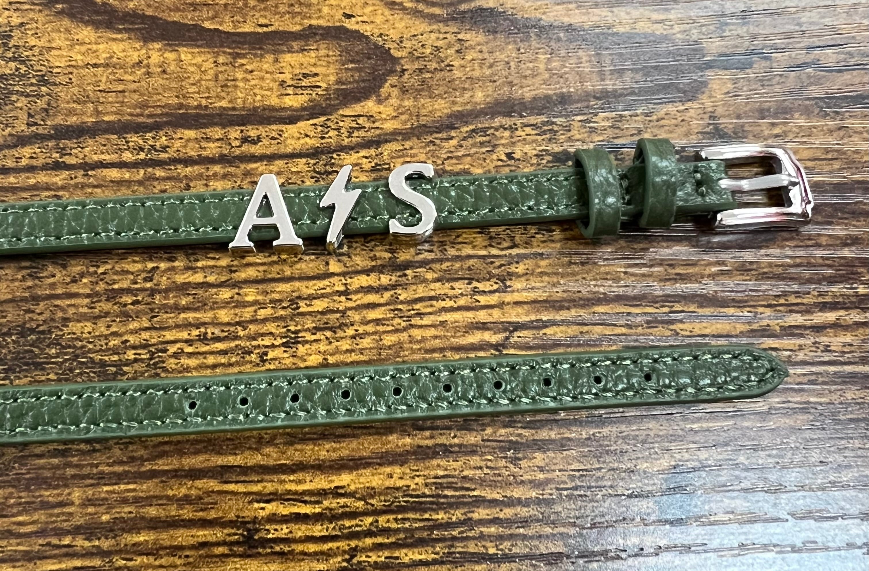 Bracciale in pelle con iniziali argentate cinturino verde militare