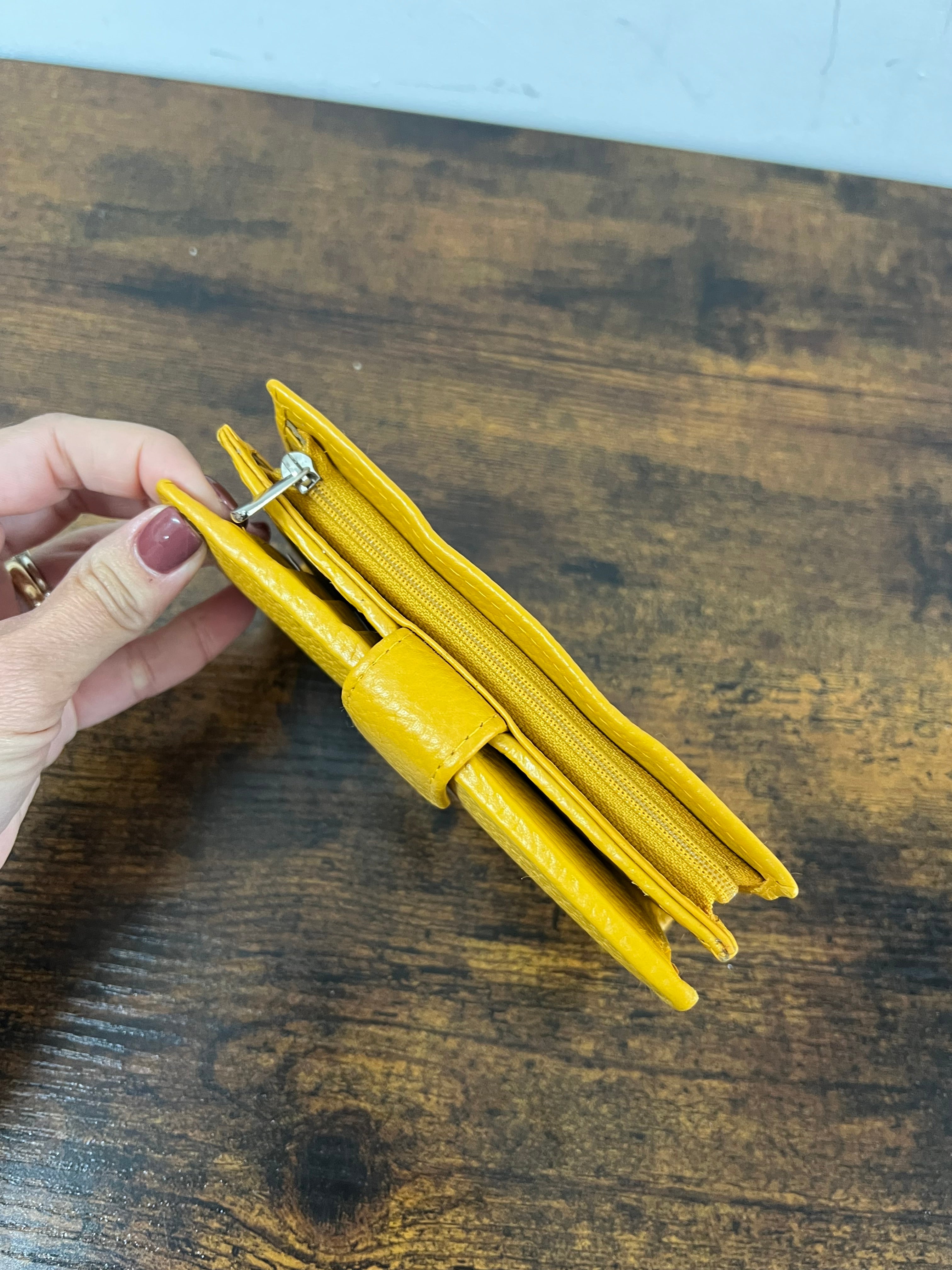 Kompatto z plus clip senape