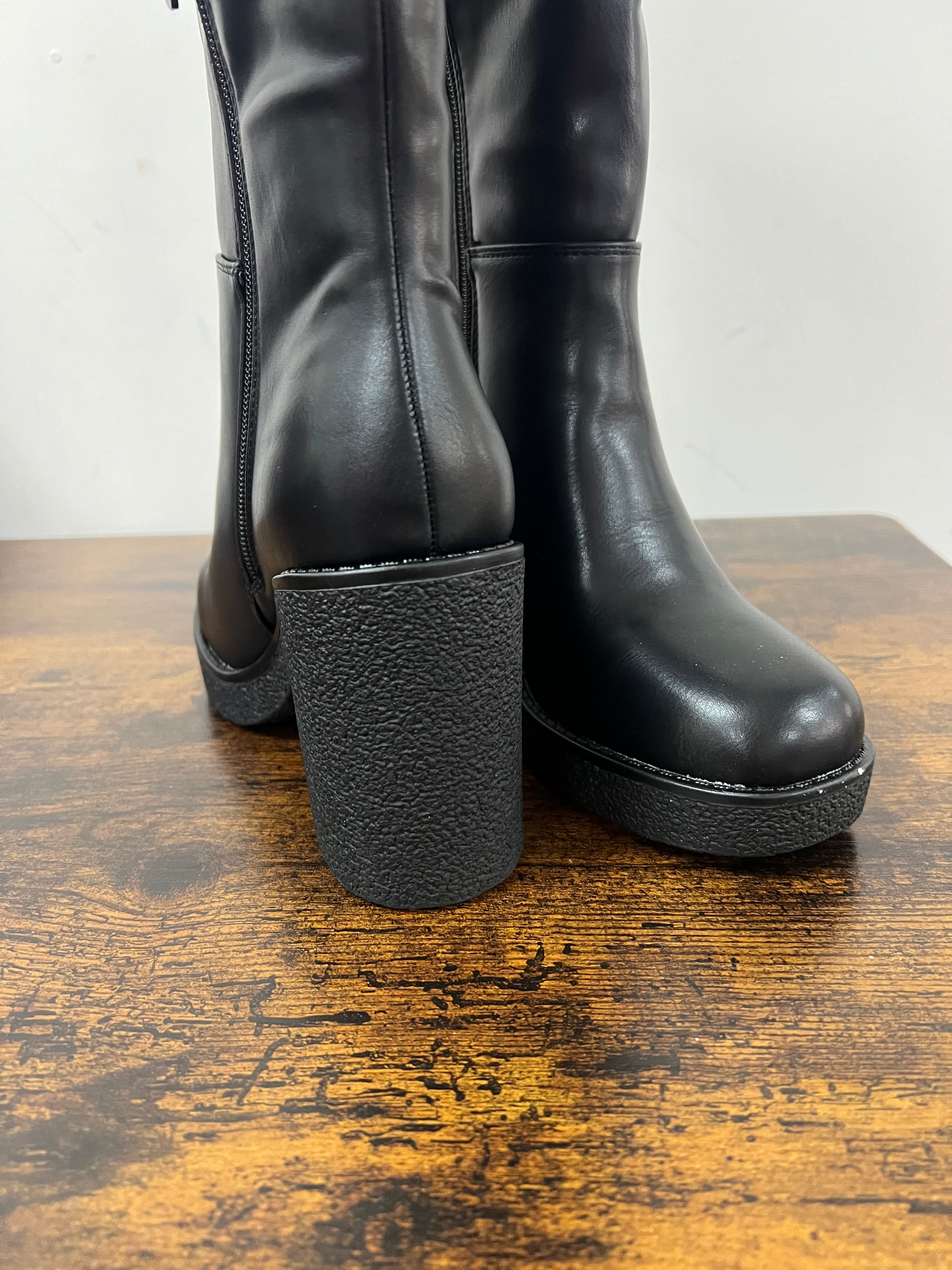 Marlene black boot