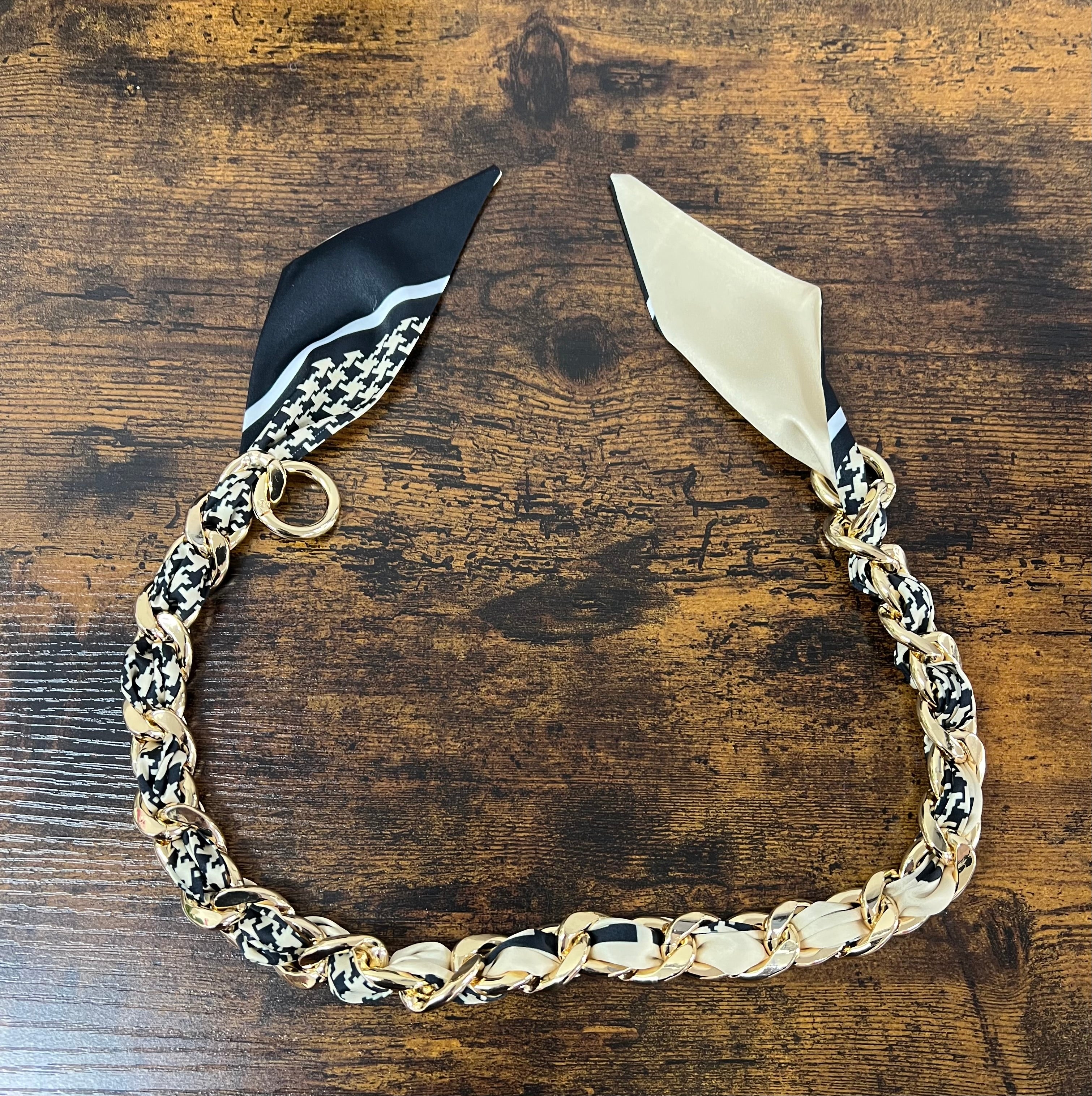 Catena foulard pied de poule nero e crema