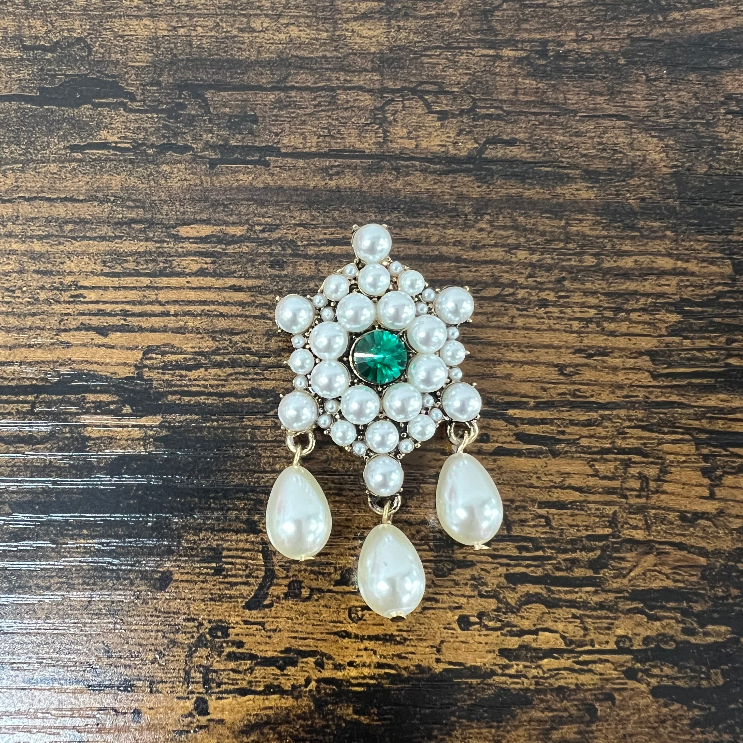 Spilla pendente 3 perle centrale verde