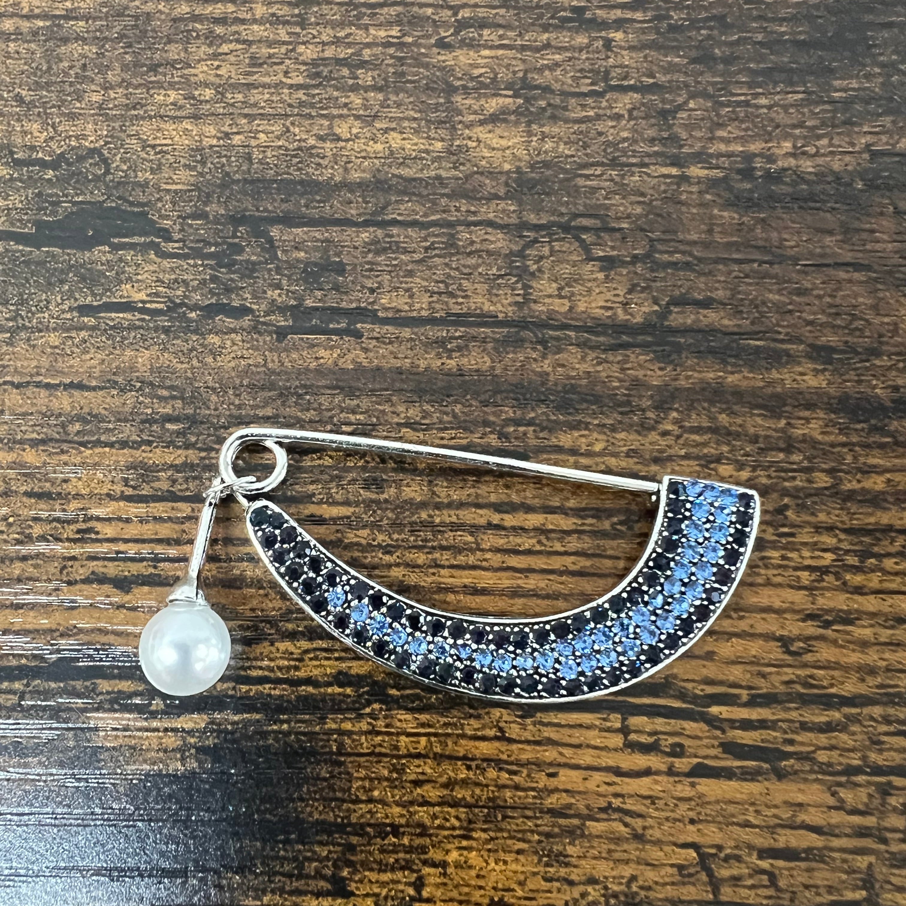 Spilla arco blu