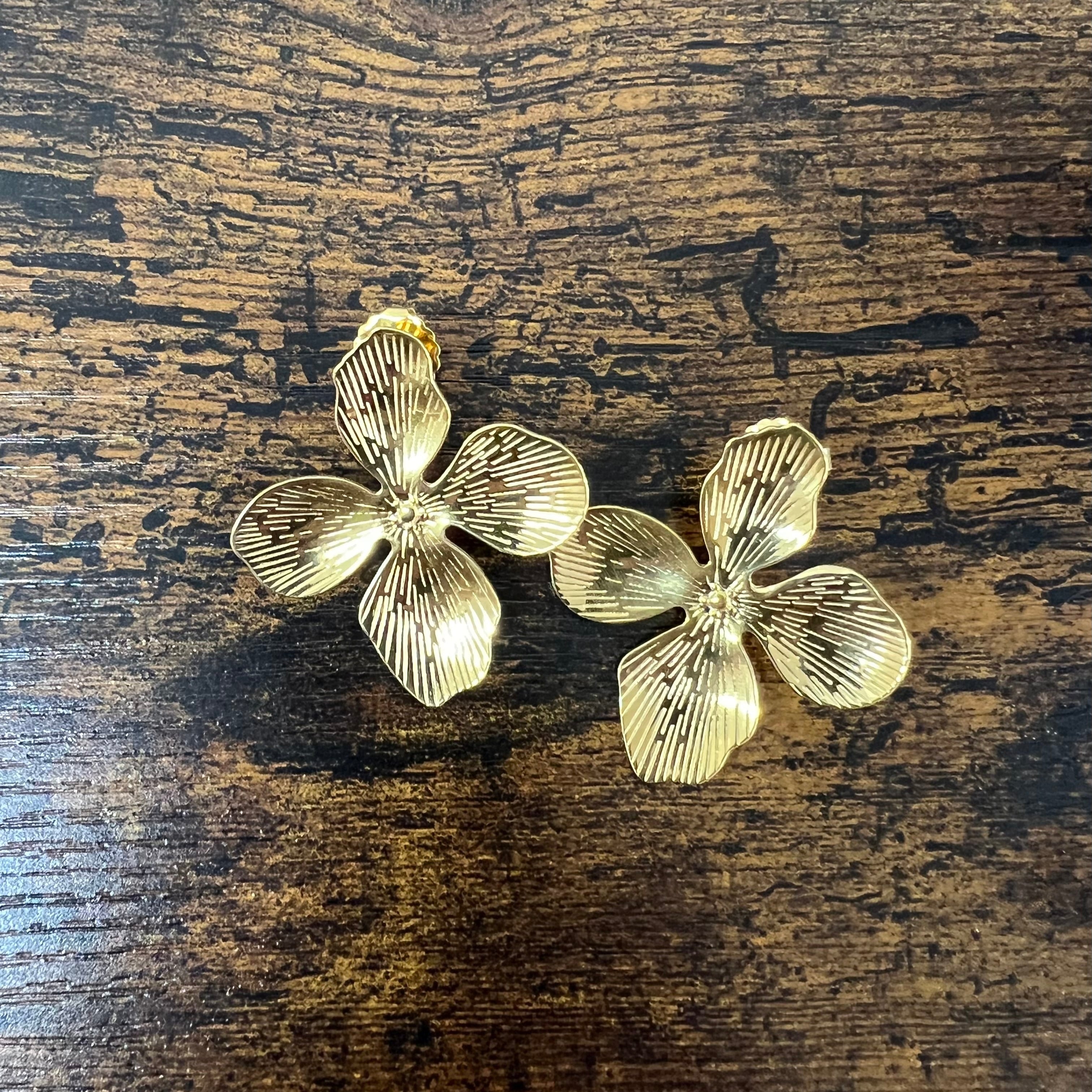 Annelise flower big striped golden earrings